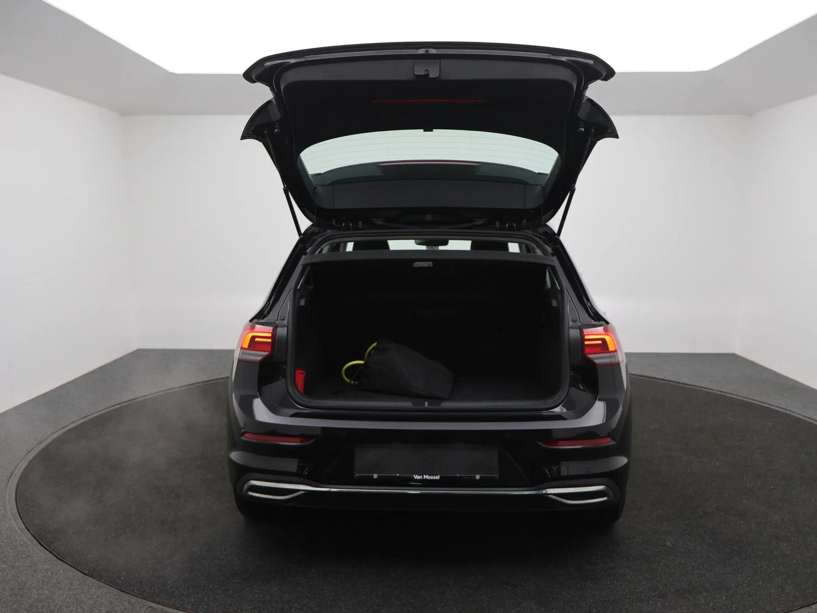 Volkswagen-Golf-image-15