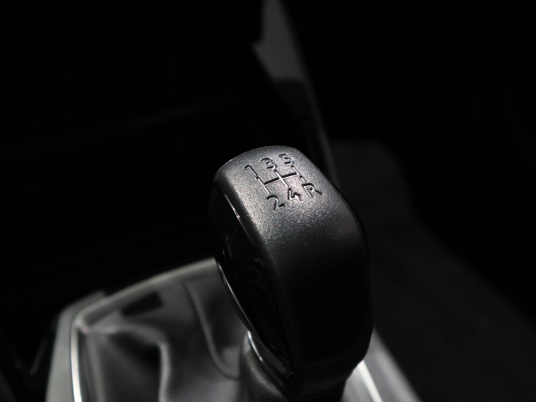 Peugeot-208-image-19