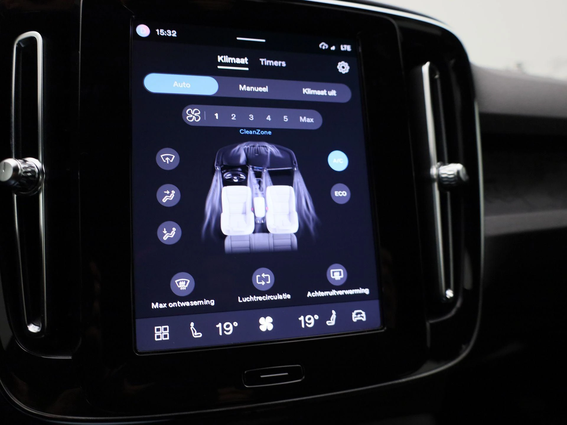 Volvo-XC40-image-22