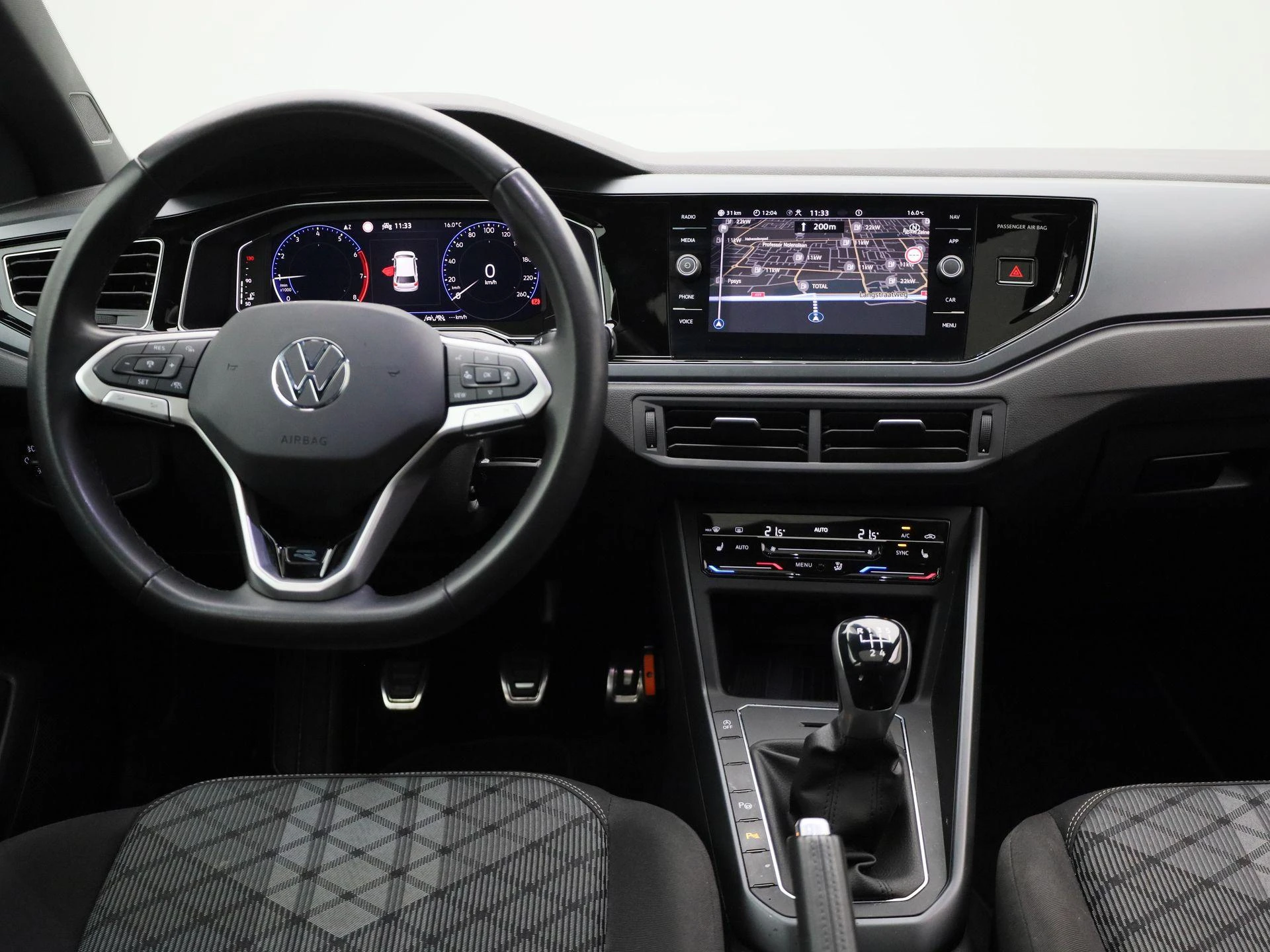 Volkswagen-Polo-image-6