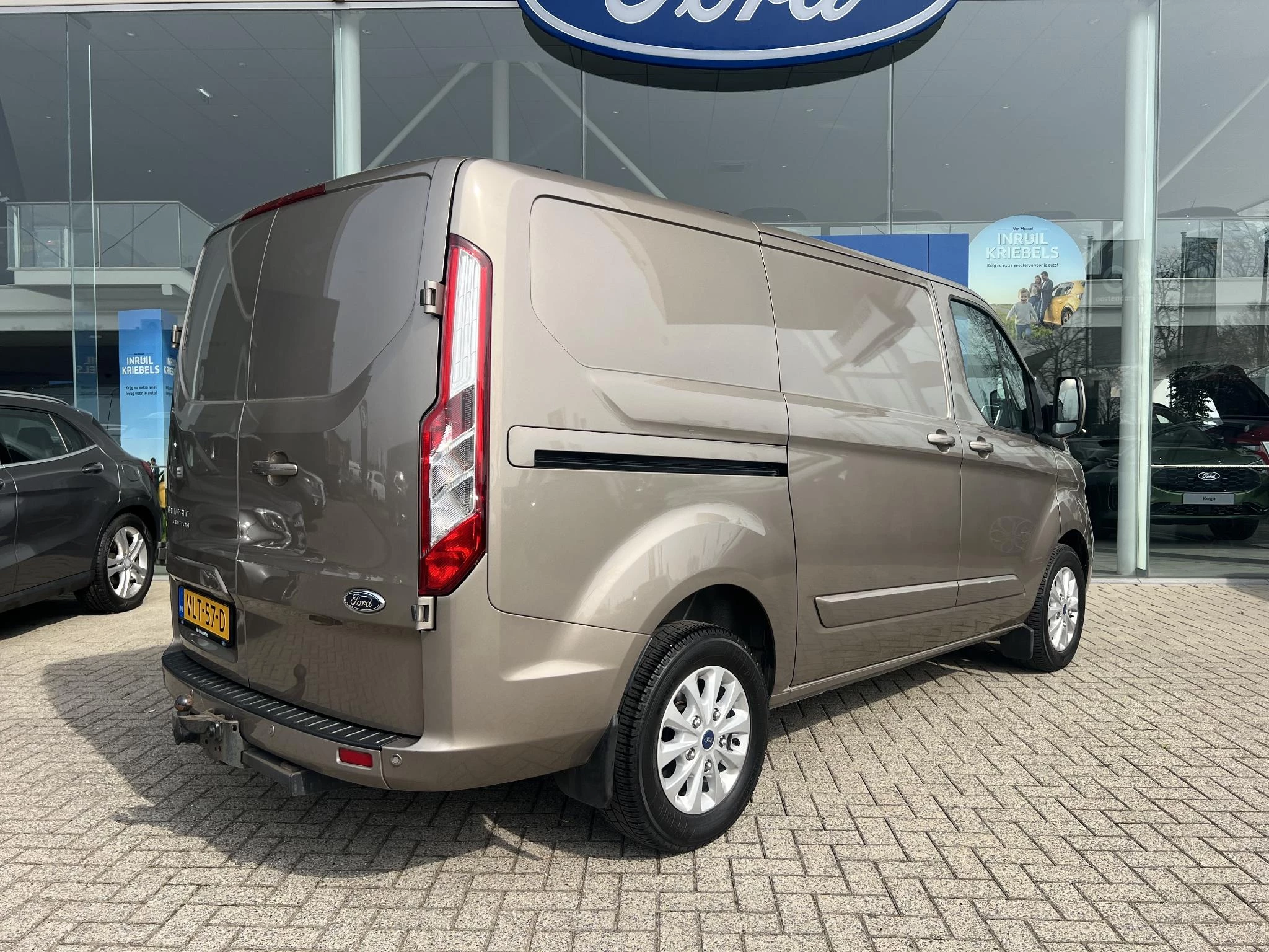 Ford-Transit Custom-image-4