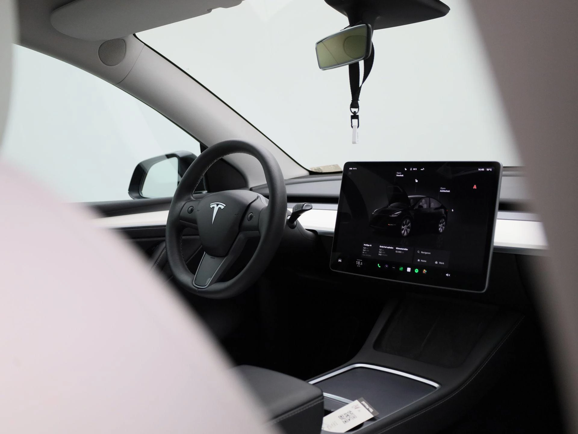 Tesla-Model Y-image-38