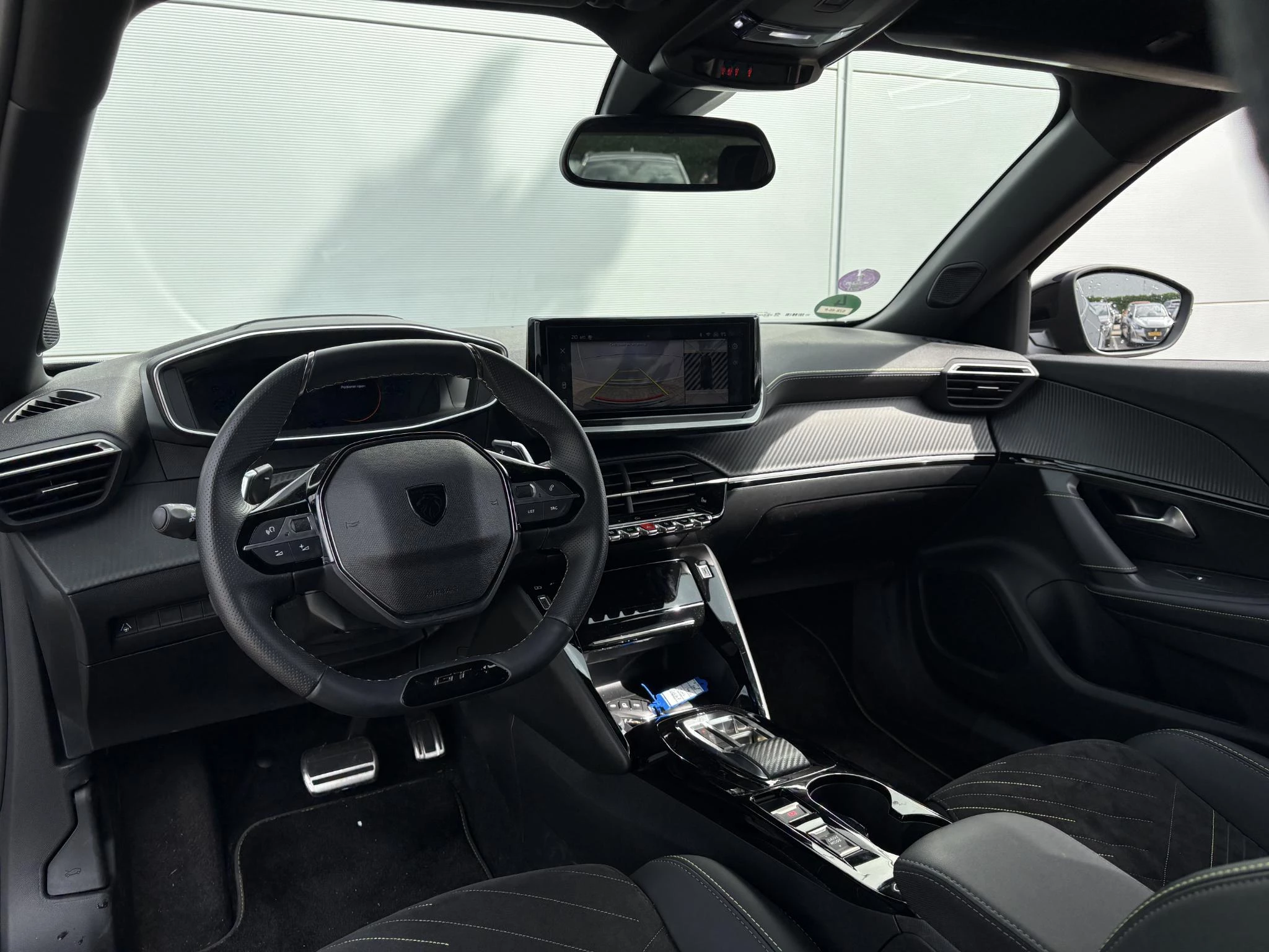 Peugeot 2008 1.2 Hybrid 136 GT