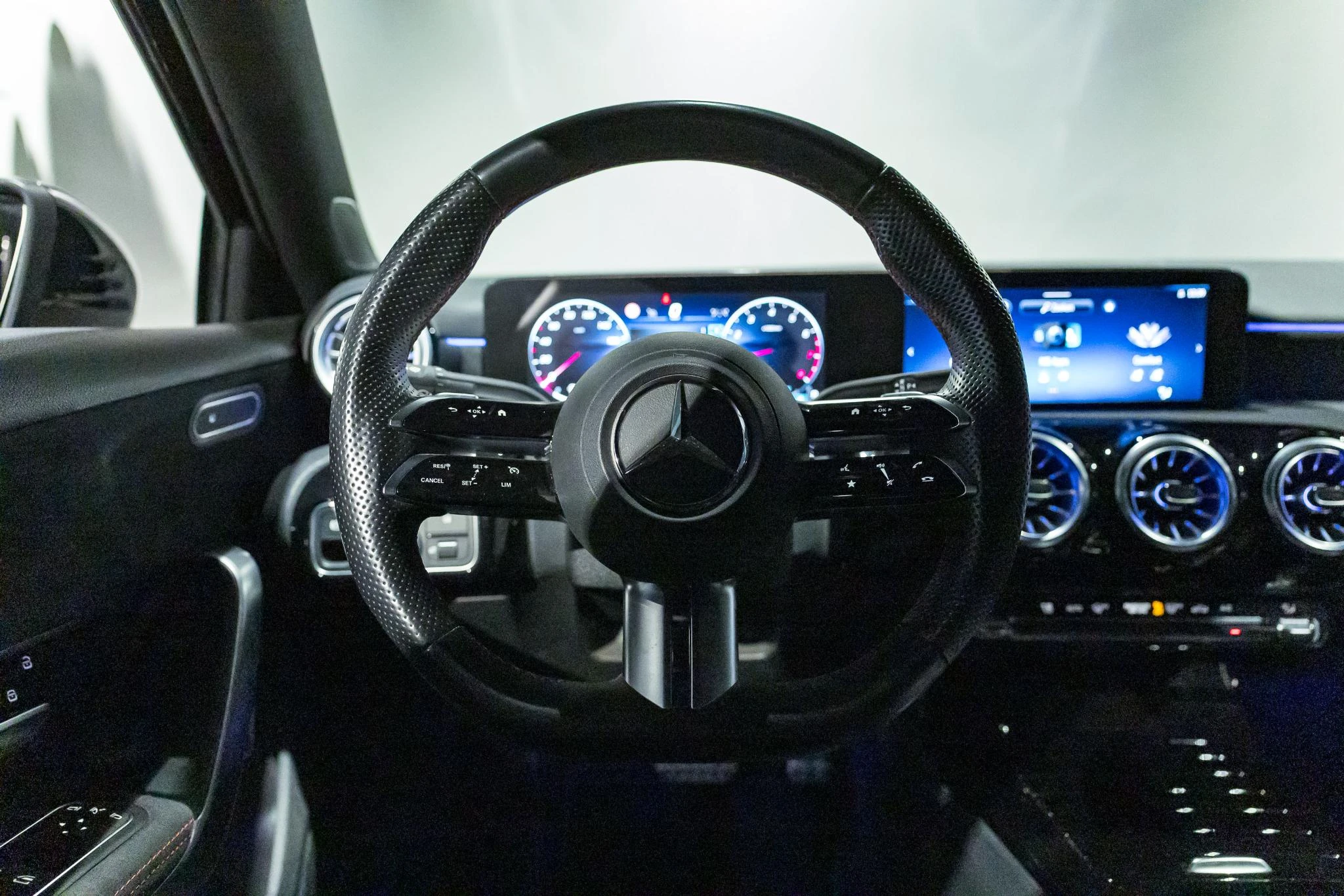 Mercedes-Benz-A-Klasse-image-21