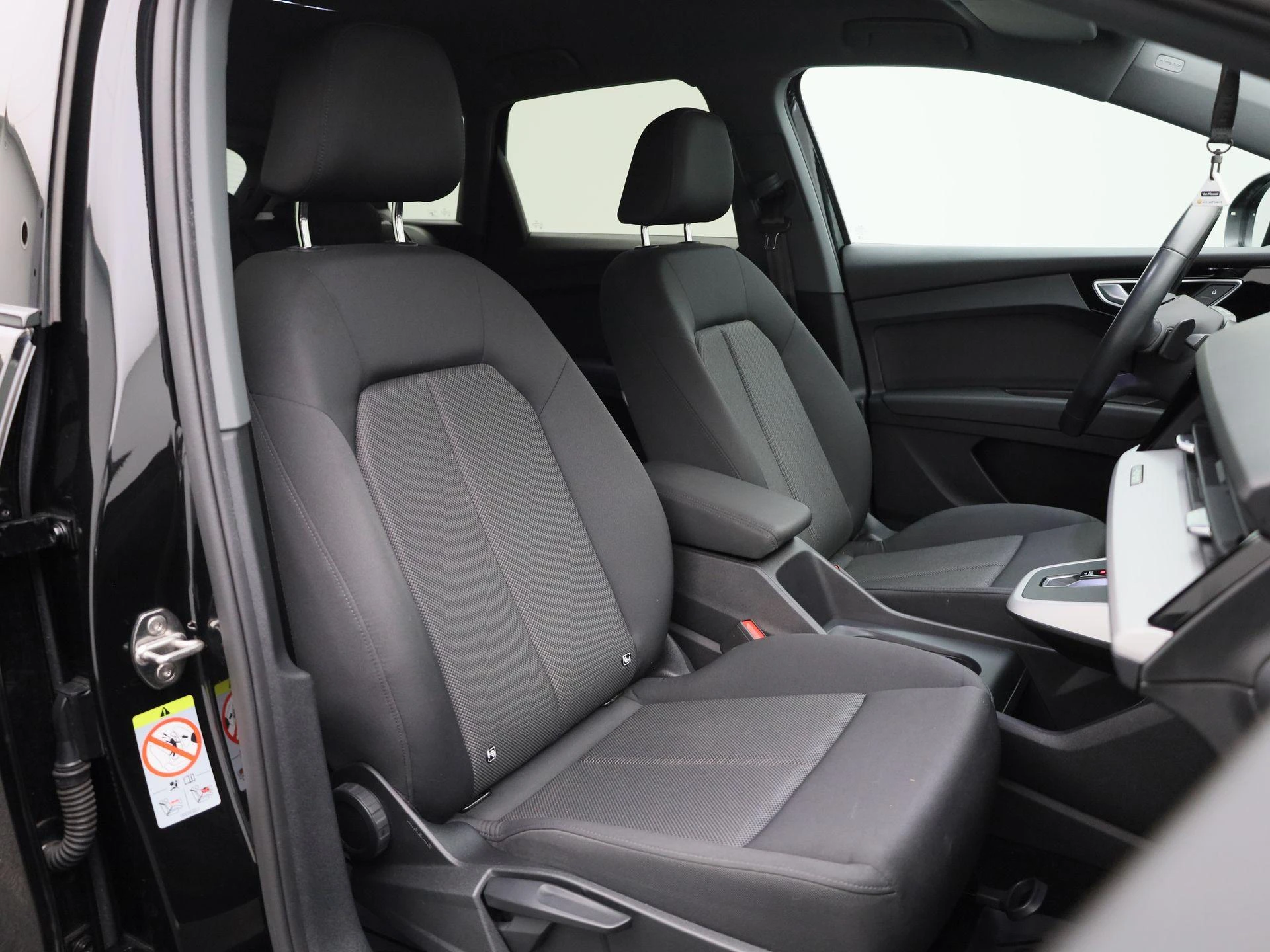 Audi-Q4 e-tron-image-36