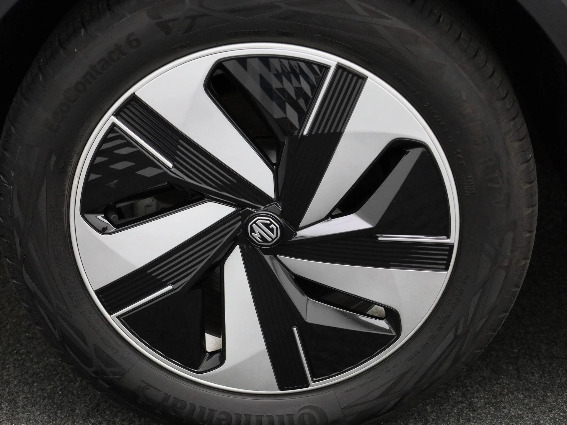 MG-ZS EV-image-12