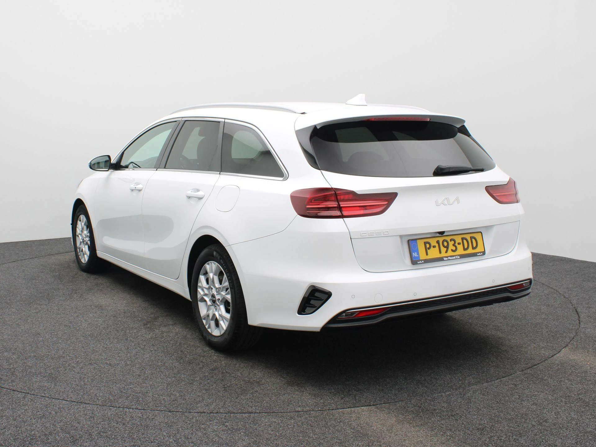 Kia-Ceed Sportswagon-image-3