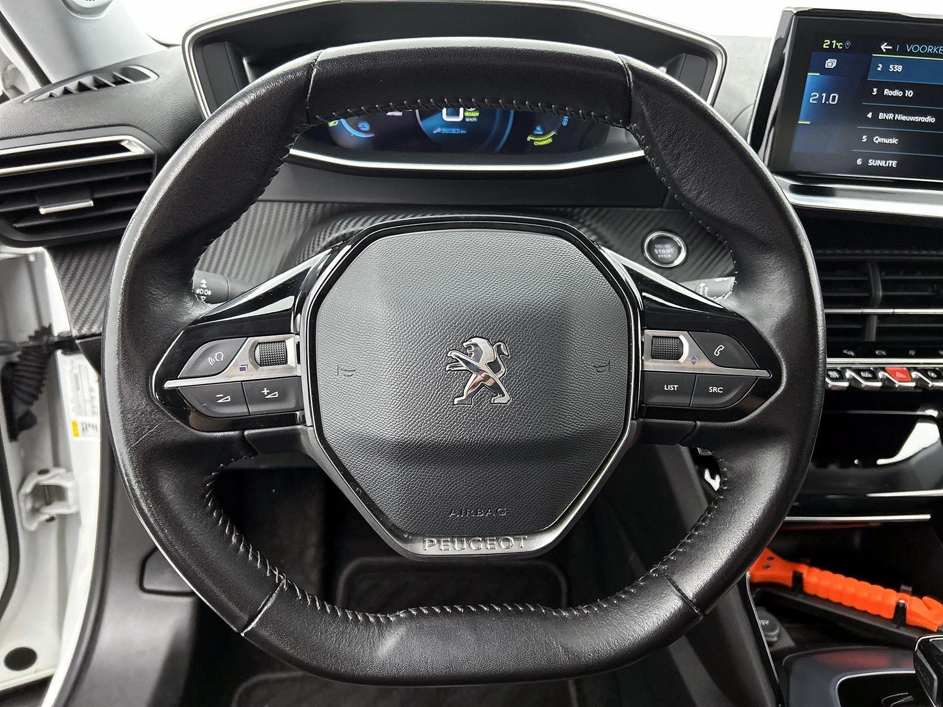 Peugeot-e-2008-image-22