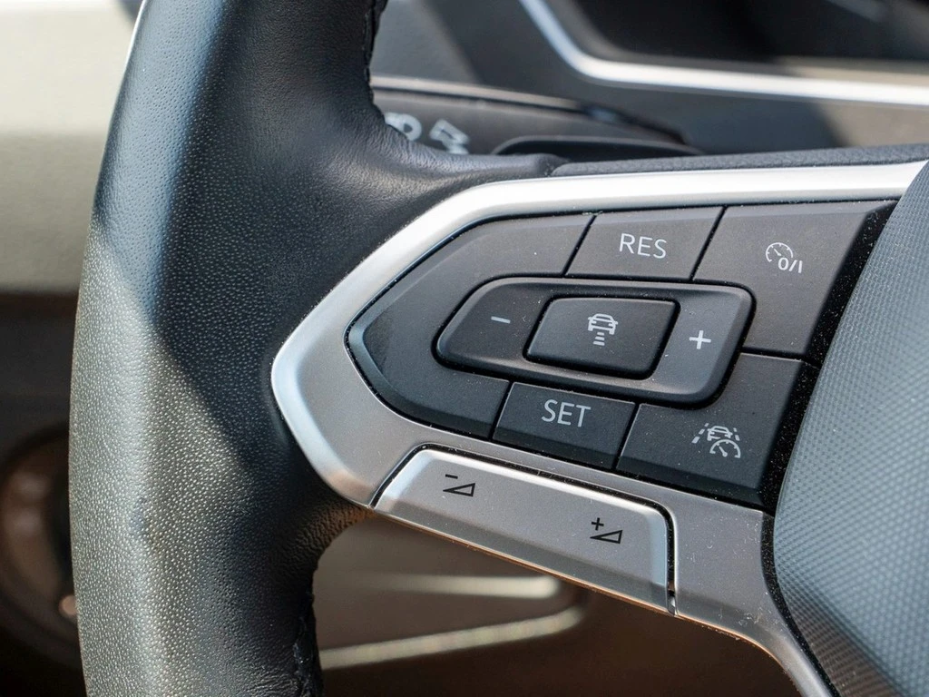 Volkswagen Tiguan 2.0 TDI DSG Elegance AHK, Pano, ZGV