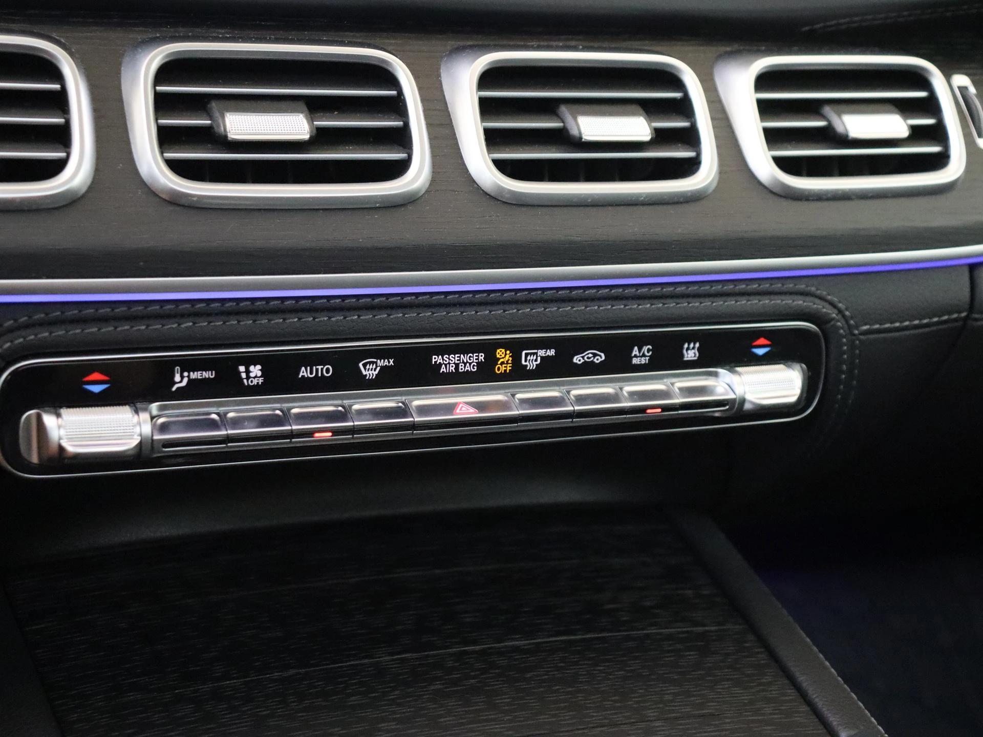 Mercedes-Benz-GLE-image-30