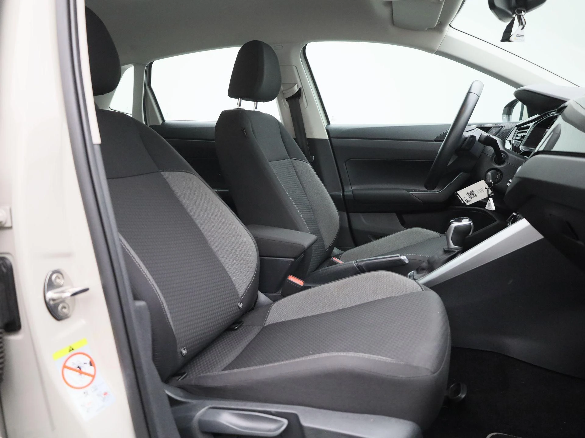 Volkswagen-Polo-image-32