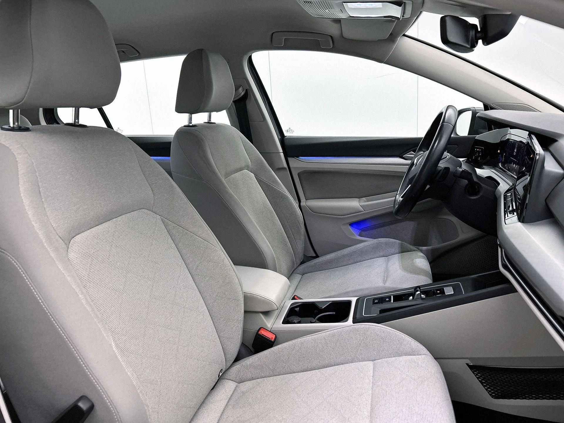 Volkswagen-Golf-image-34