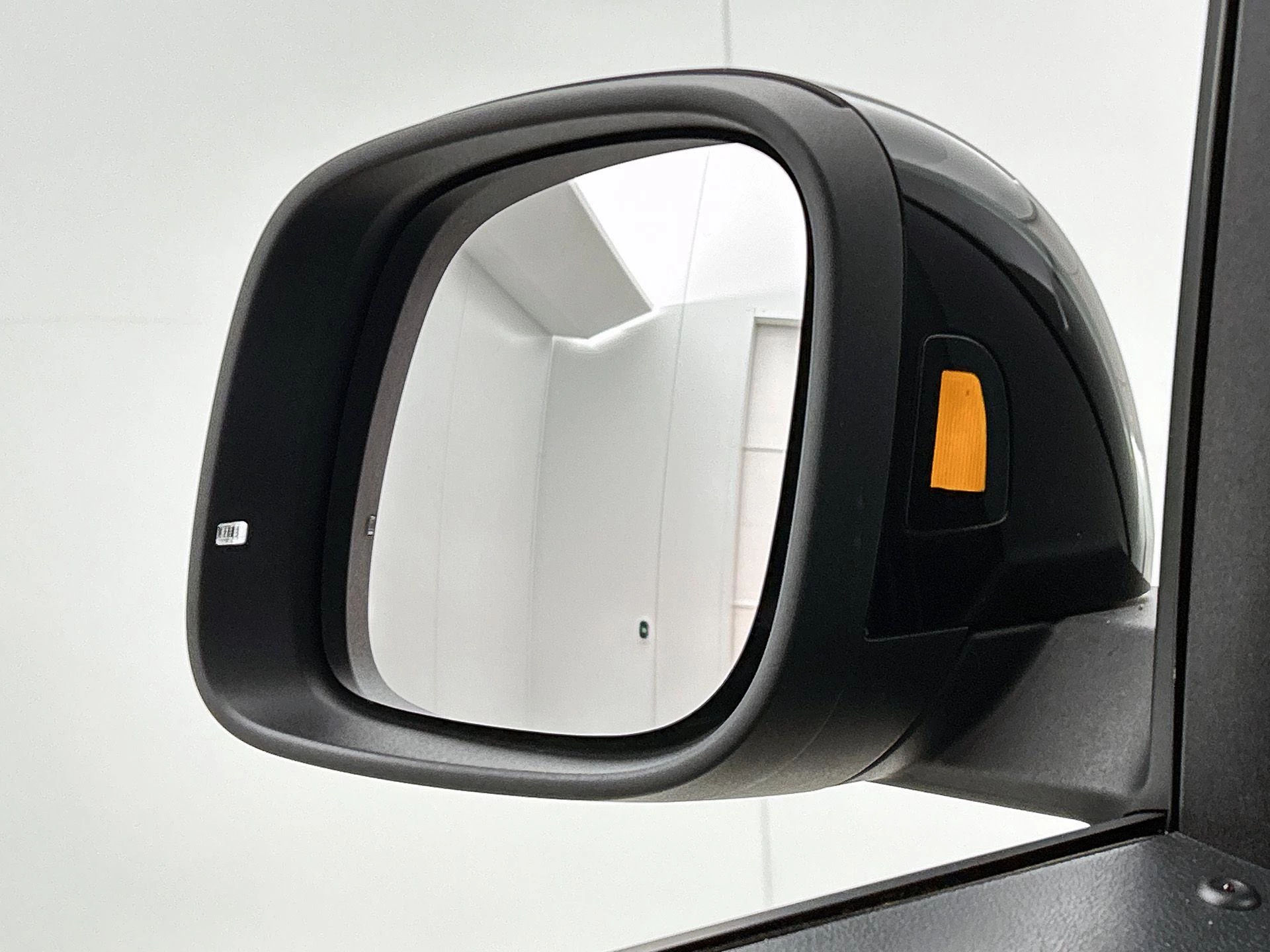 Volkswagen-ID. Buzz Cargo-image-23