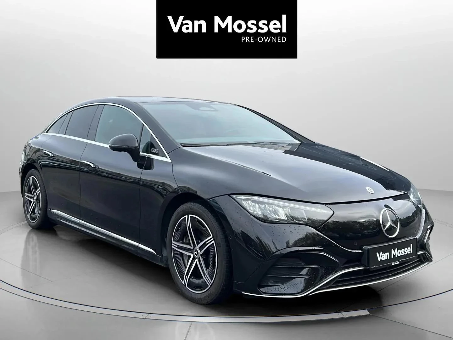 Mercedes-Benz-EQE-image-2