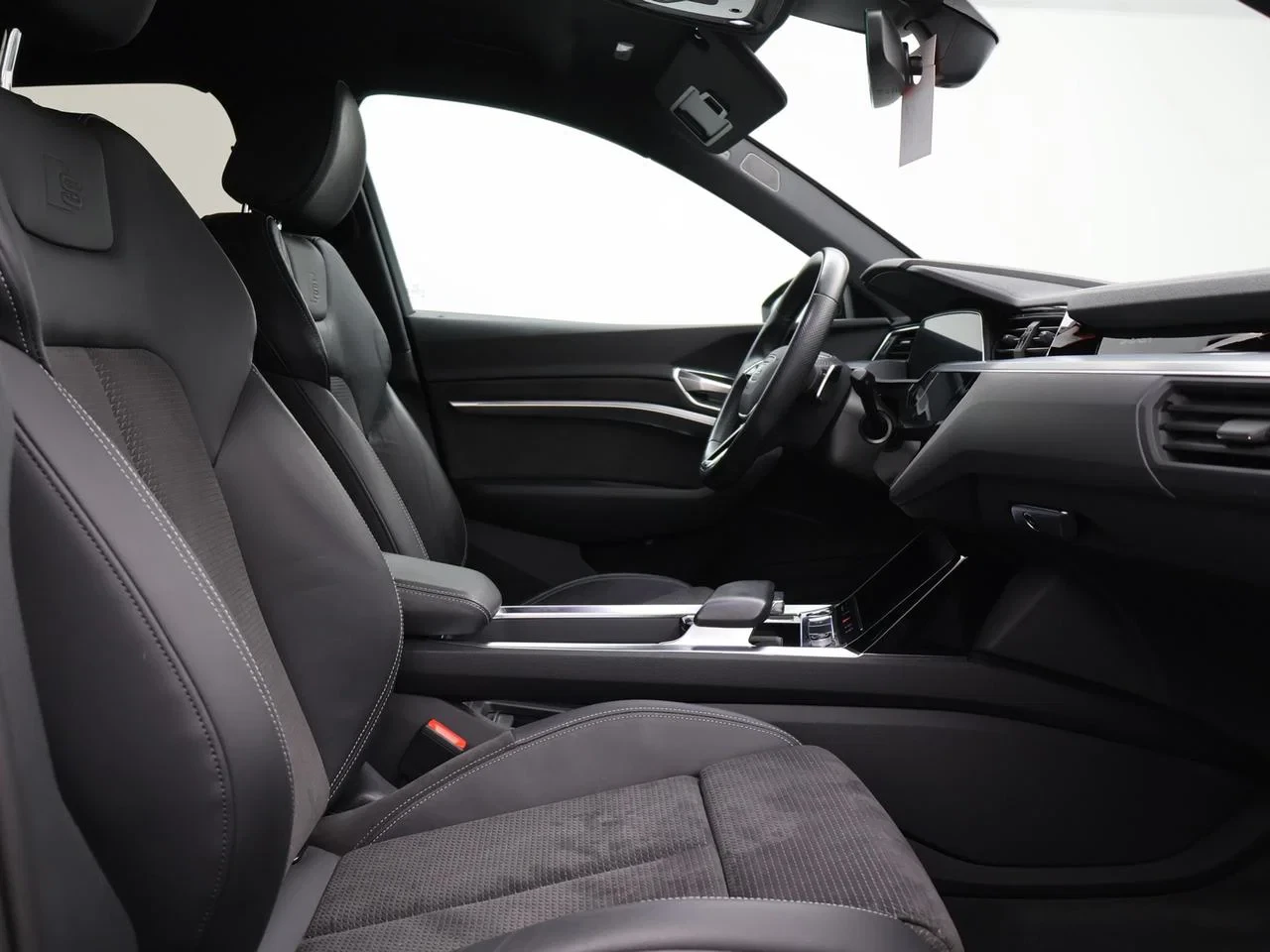 Audi-e-tron-image-9