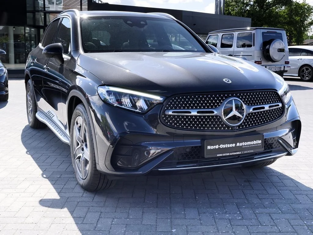 Mercedes-Benz-GLC 300 d-image-4