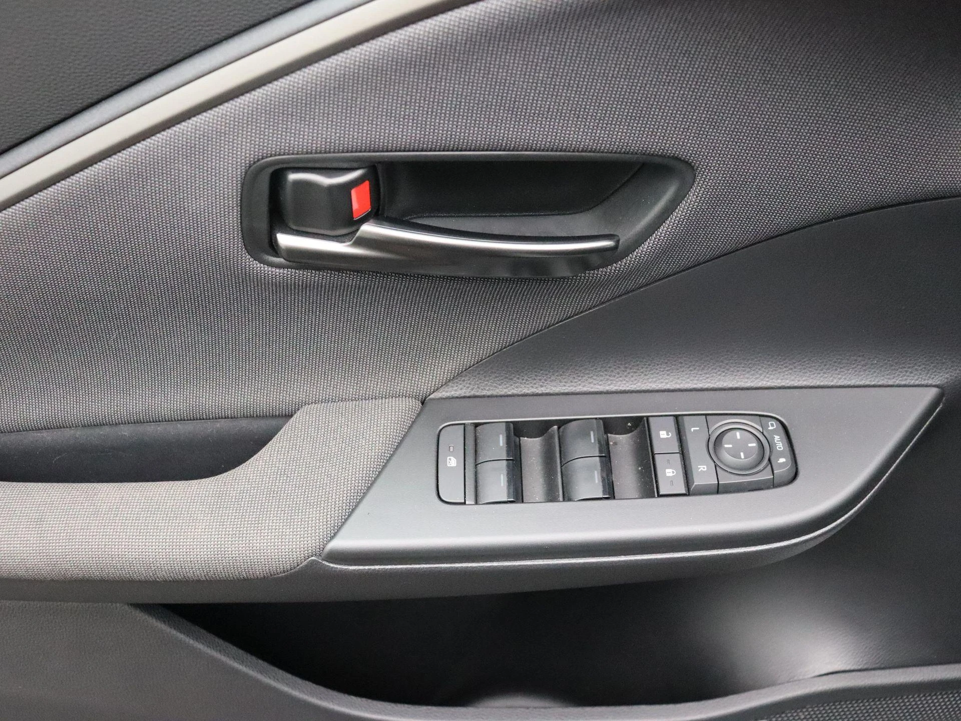 Toyota-C-HR-image-7