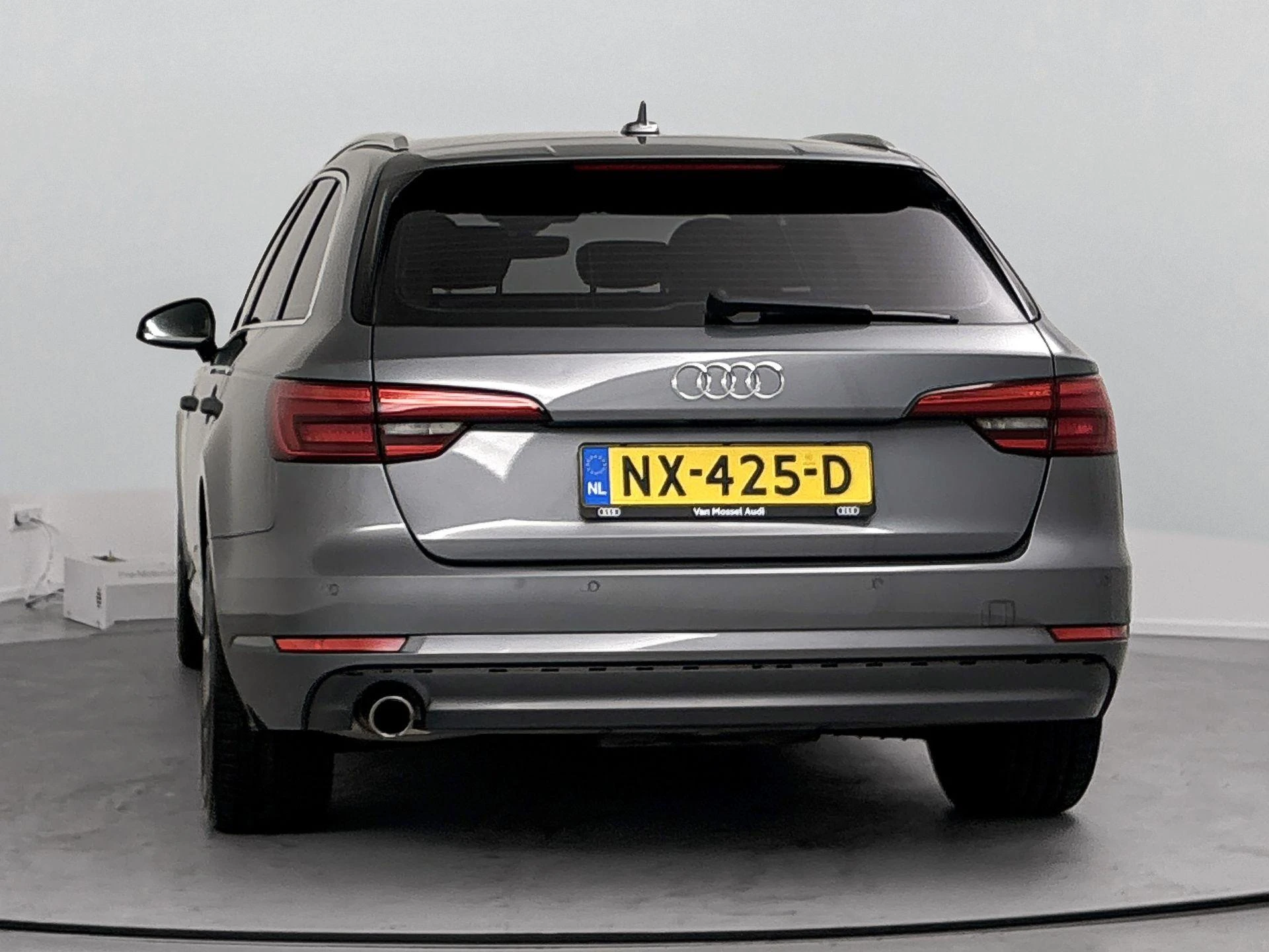 Audi-A4-image-2