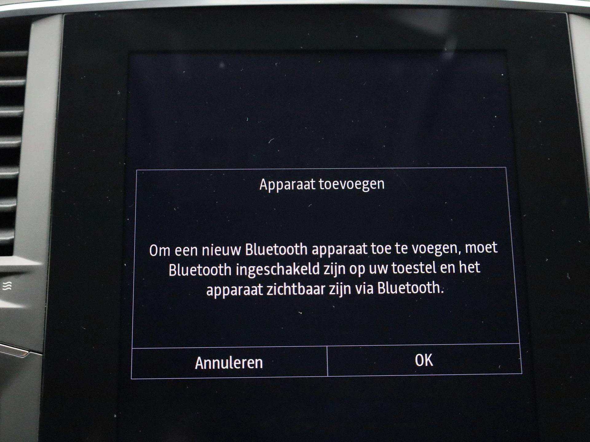 Renault-Mégane Estate-image-24