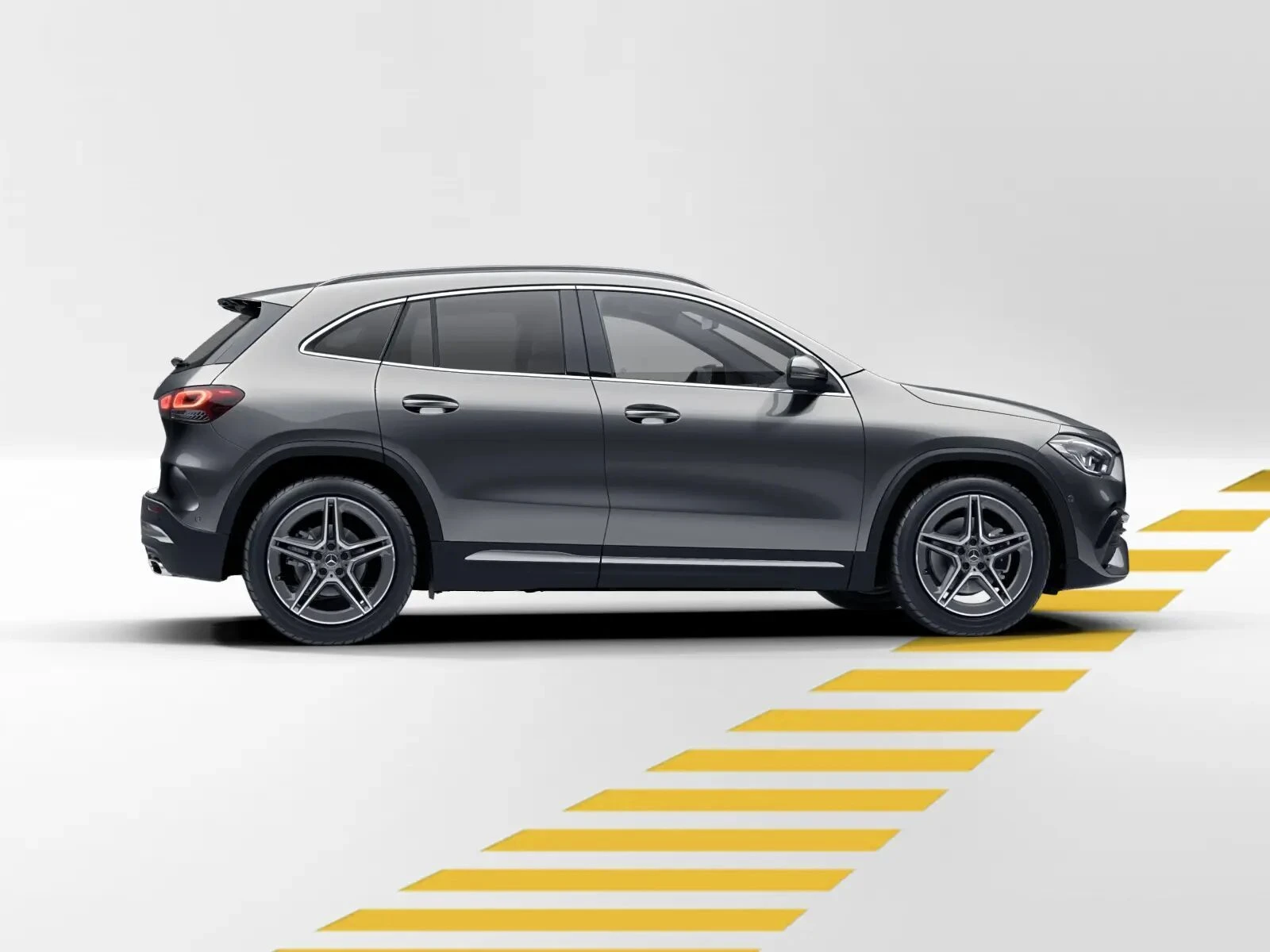 Mercedes-Benz-GLA 200 d-image-5