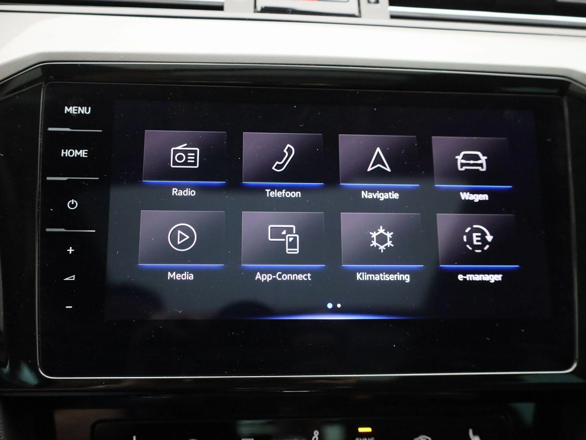 Volkswagen-Passat-image-19