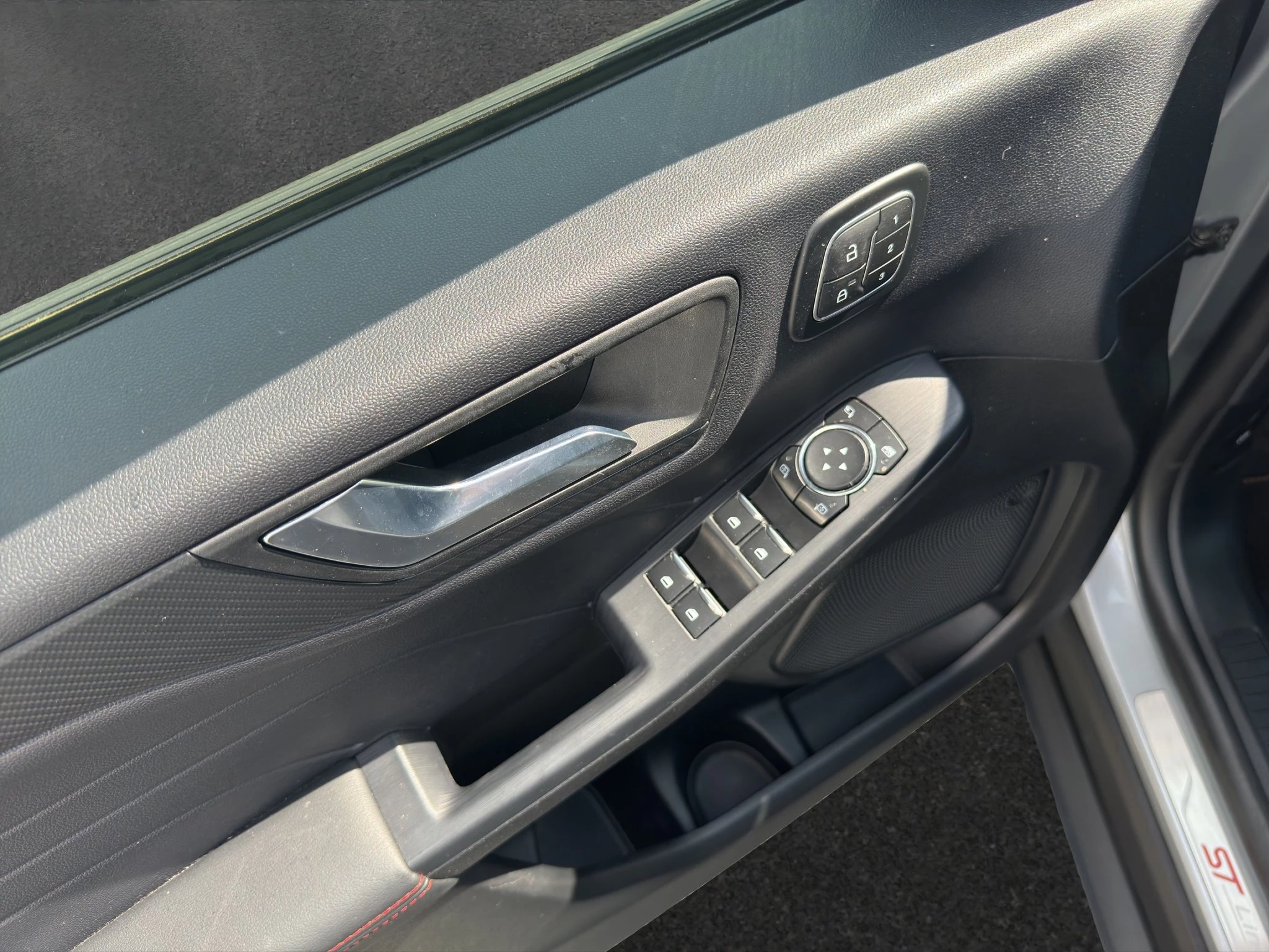 Ford Kuga ST-Line X Aut.*360GRAD*LED-MATRIX*NAVI*GRA*WINTER-PKT.