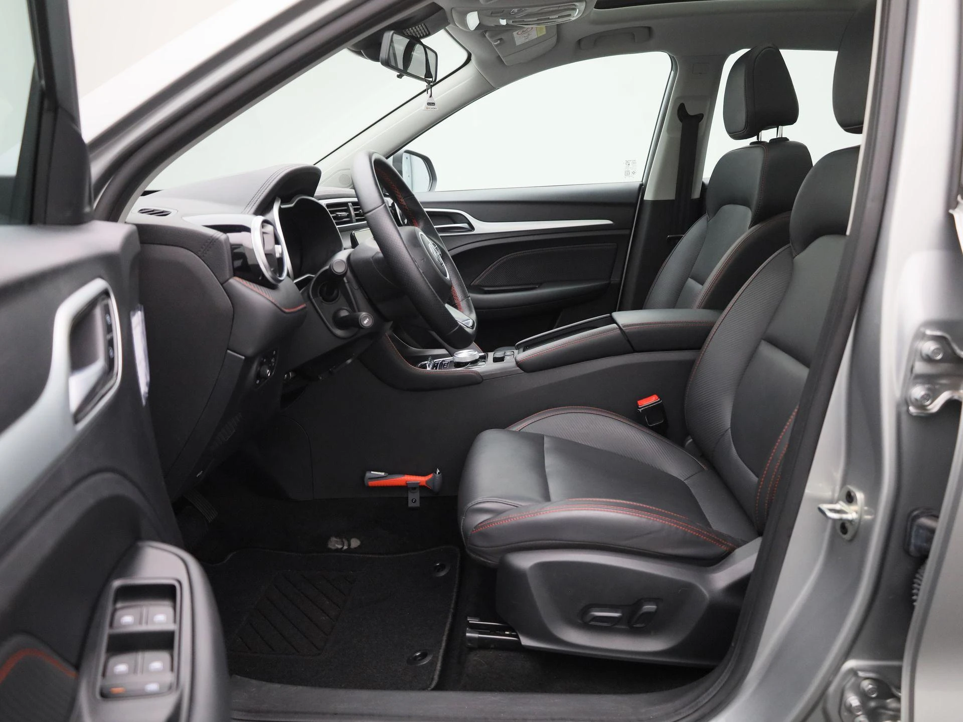 MG ZS EV - 11