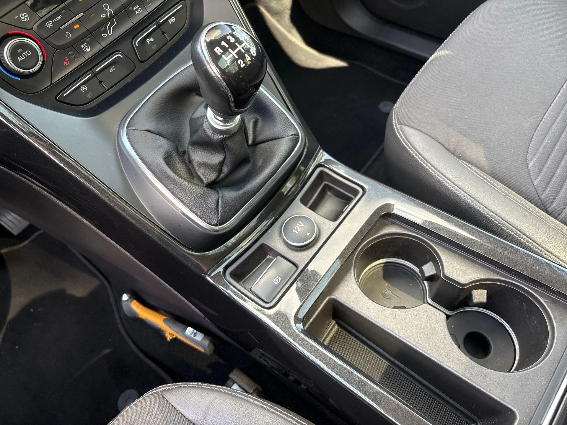 Ford-Kuga-image-24