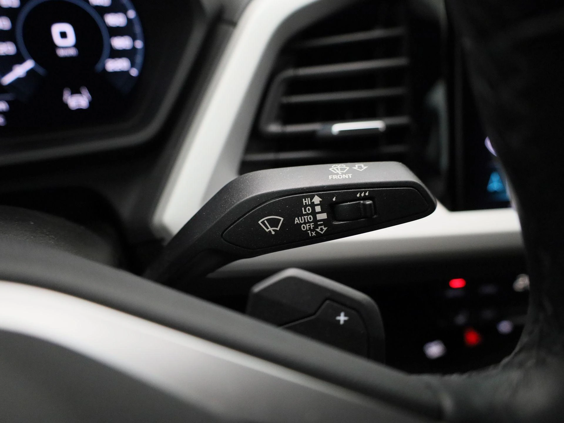 Audi-Q4 Sportback e-tron-image-23