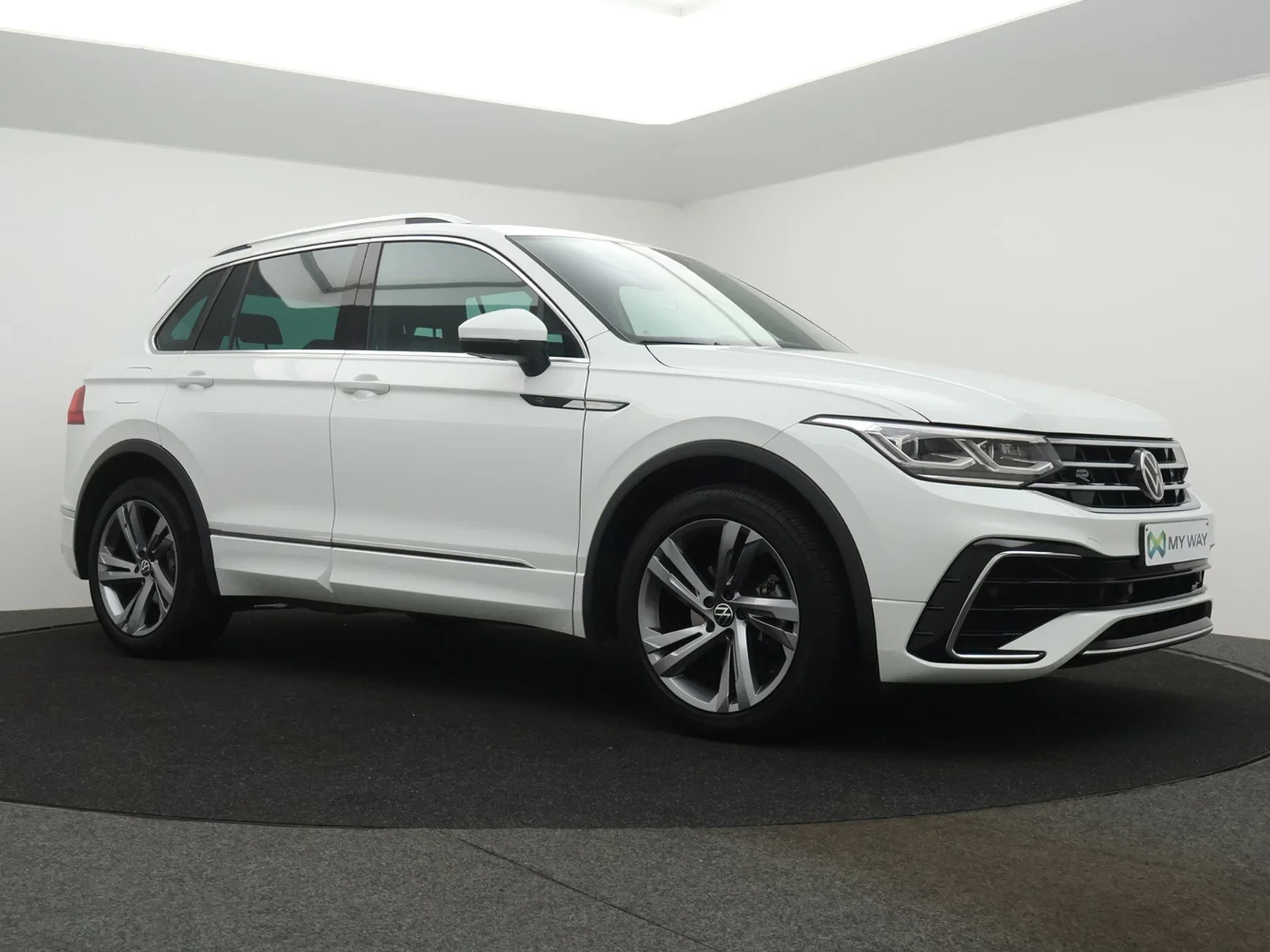 Volkswagen Tiguan R-Line 1.5TSI 150PK *AUTOMAAT*CAMERA*TREKHAAK*ACC*VIRTUAL COCKPIT*NAVI*...*