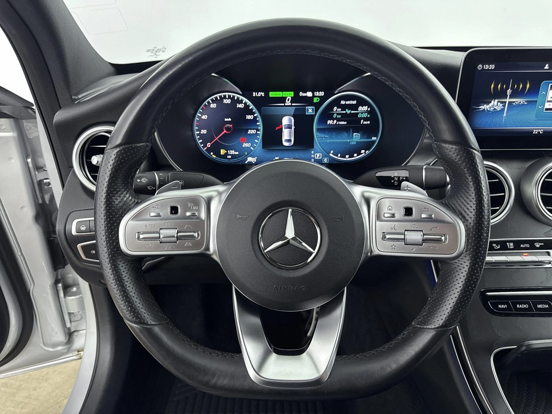 Mercedes-Benz-C-Klasse-image-25