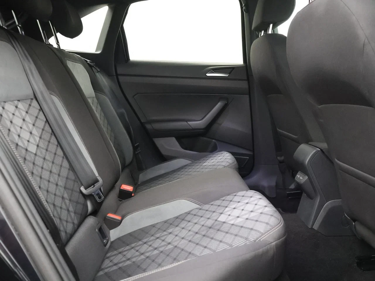Volkswagen-Taigo-image-22