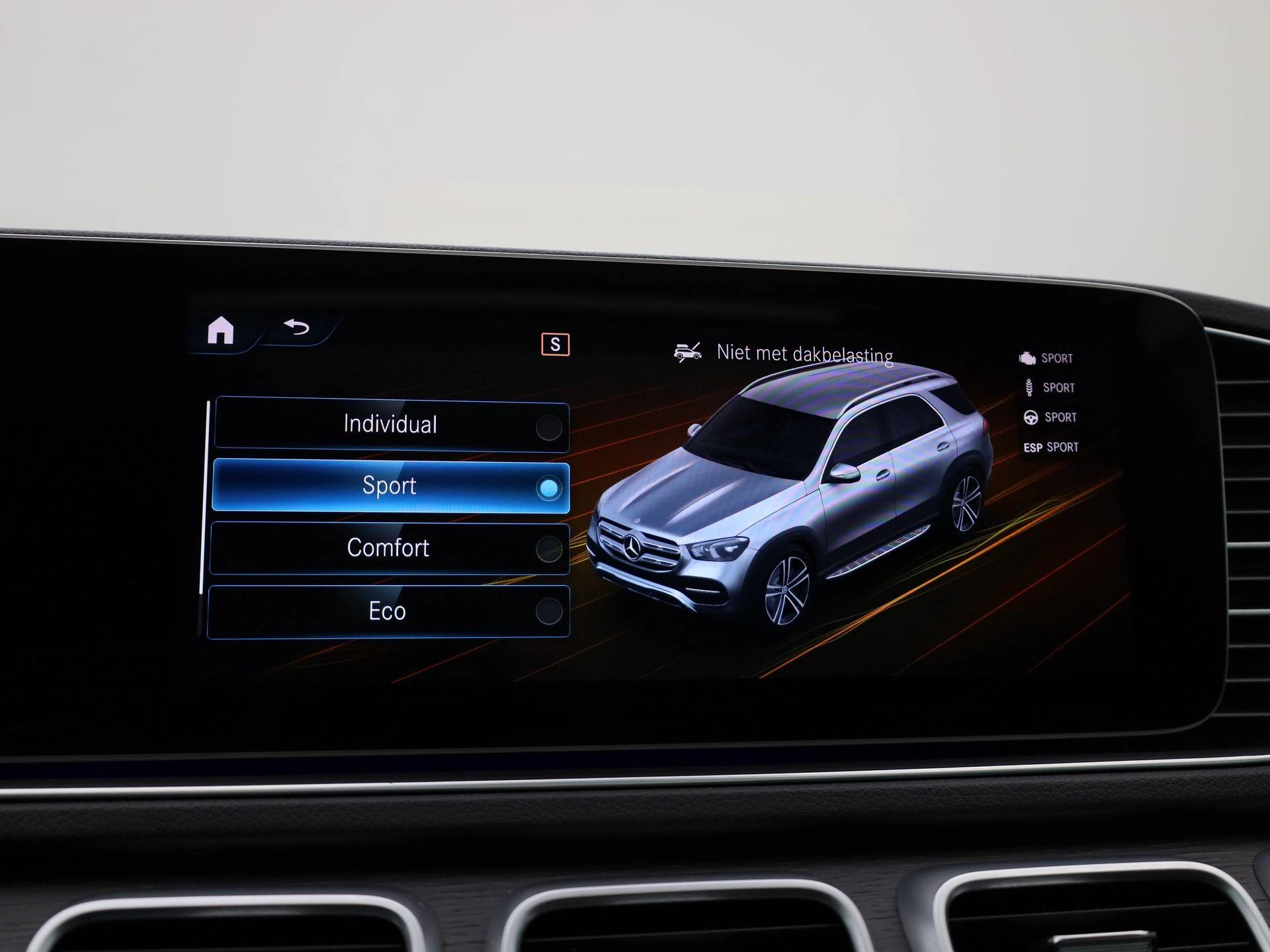 Mercedes-Benz-GLE-image-31