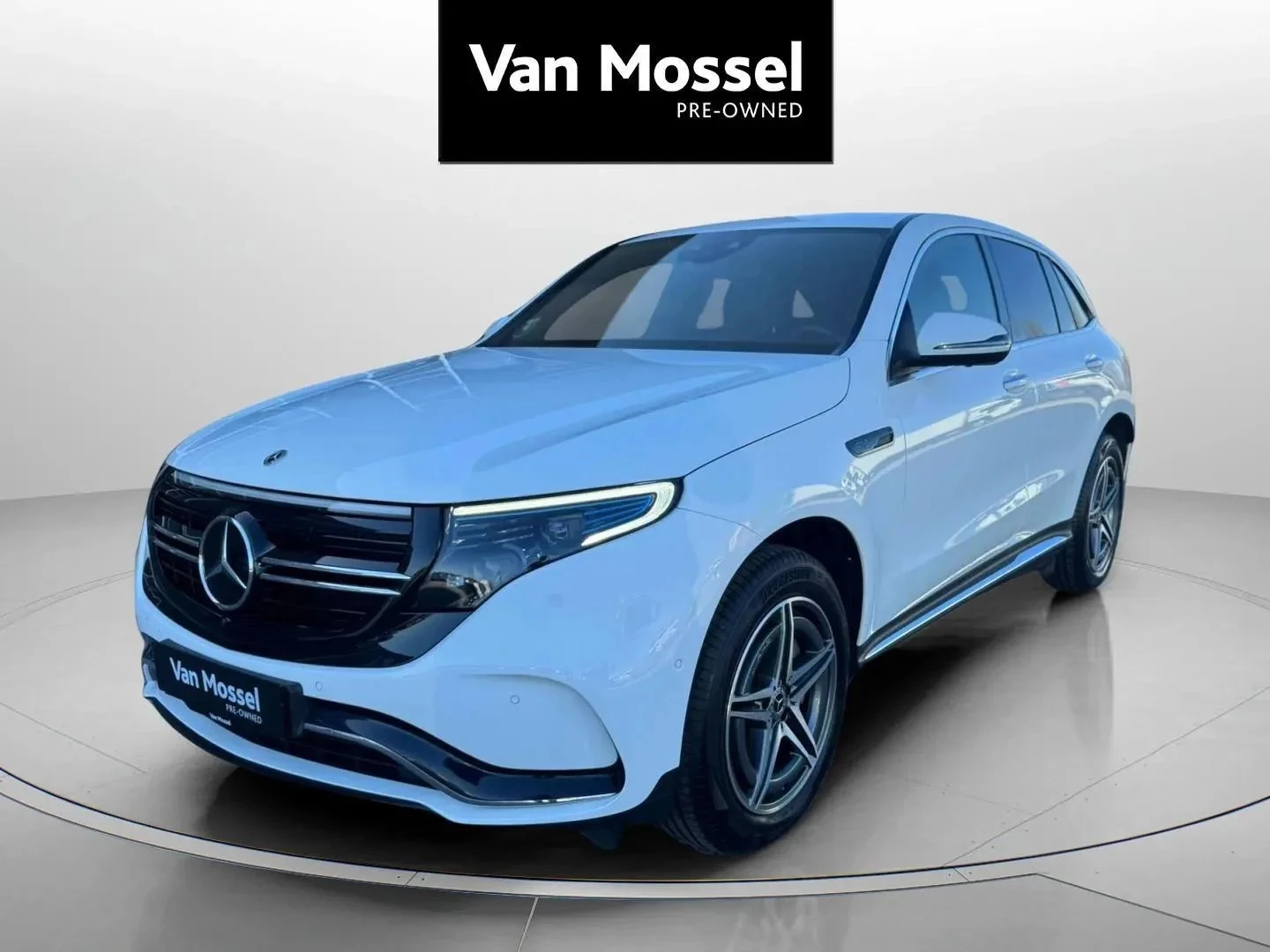 Mercedes-Benz-EQC-image-0