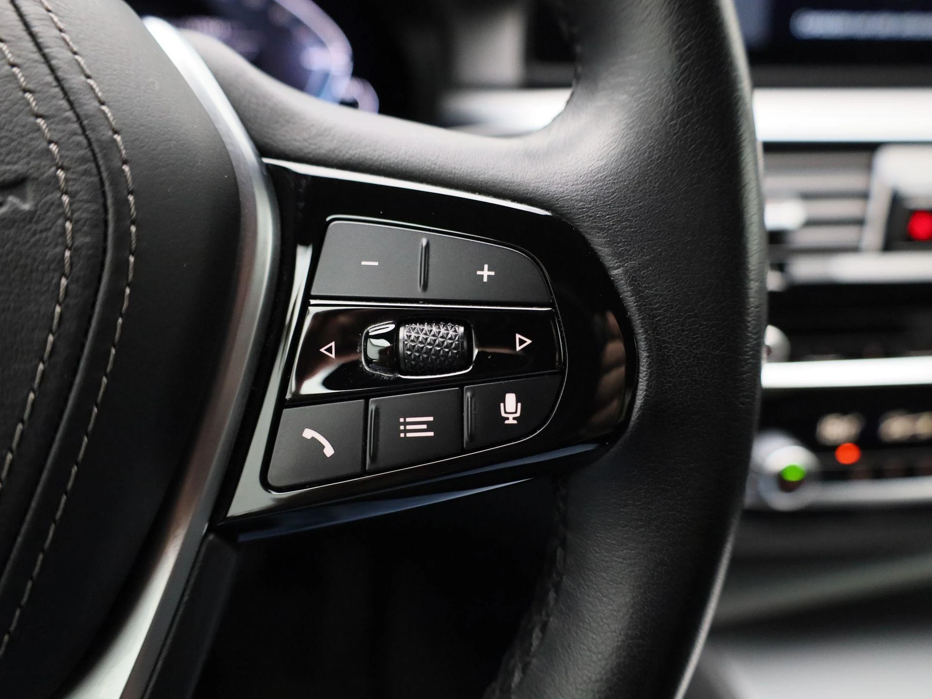 BMW-5 Serie-image-15