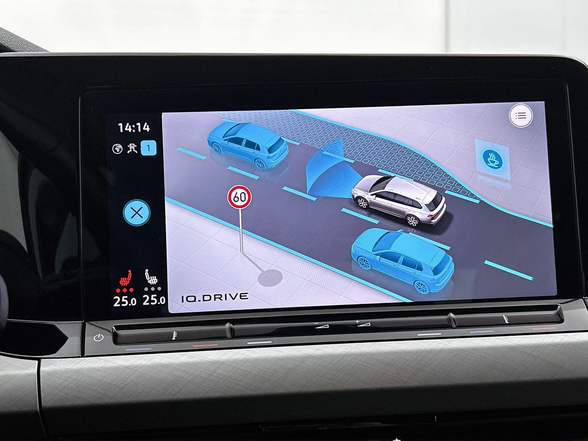 Volkswagen-Golf-image-12