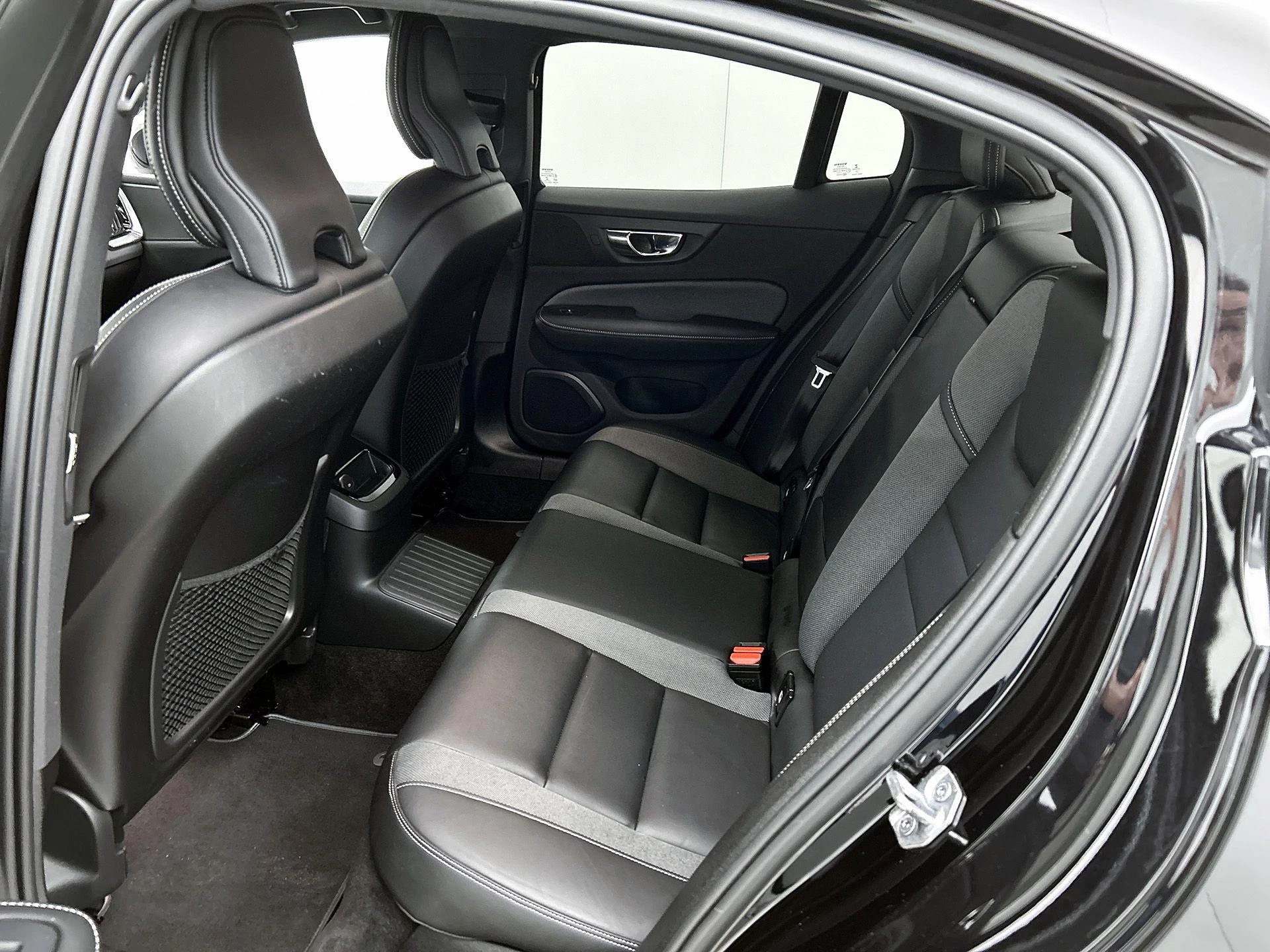 Volvo S60 2.0 Recharge T6 AWD R-Design