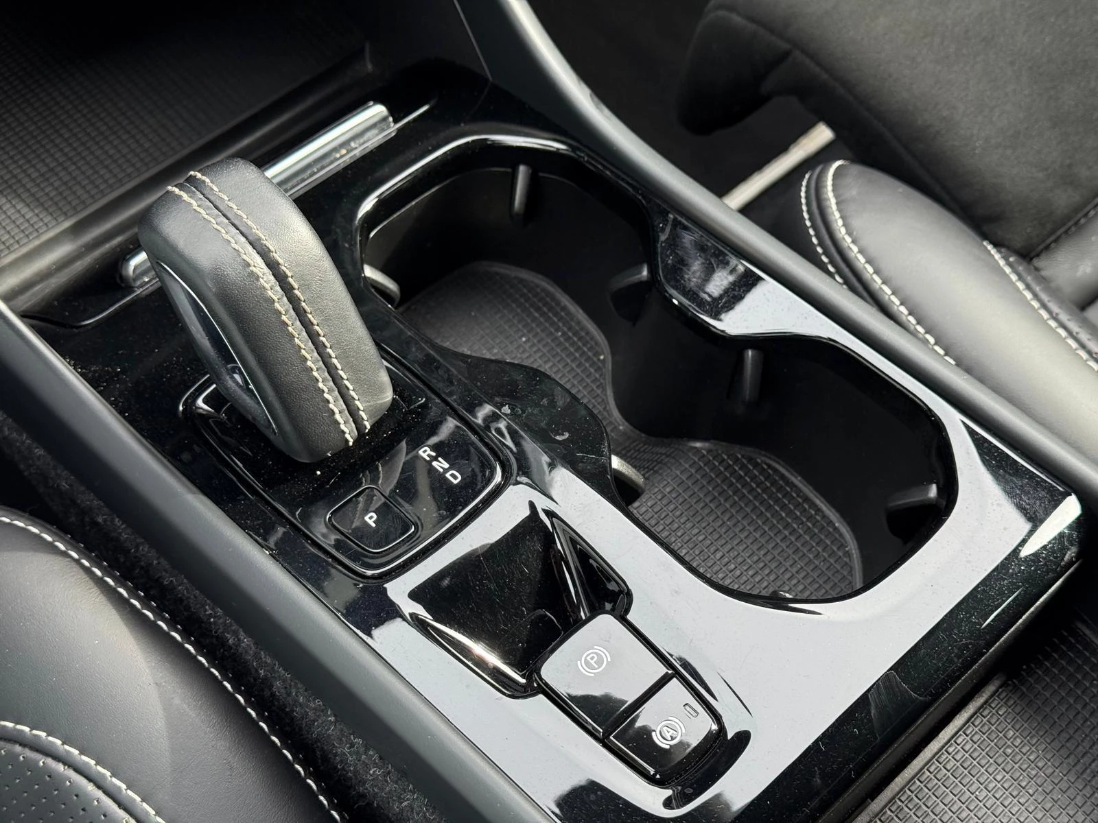 Volvo XC40 1.5 T5 Recharge R-Design