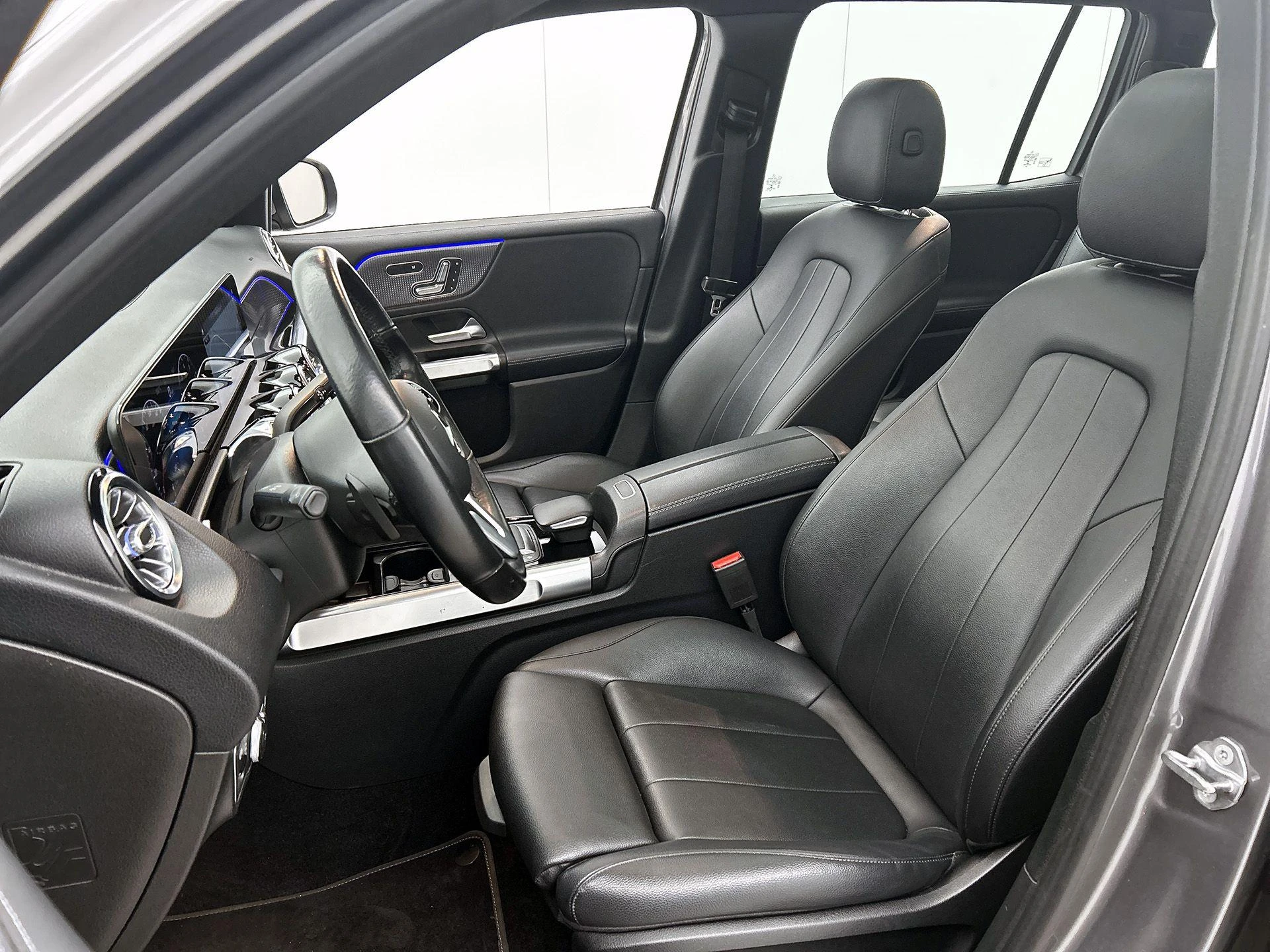 Mercedes-Benz-GLB-image-46