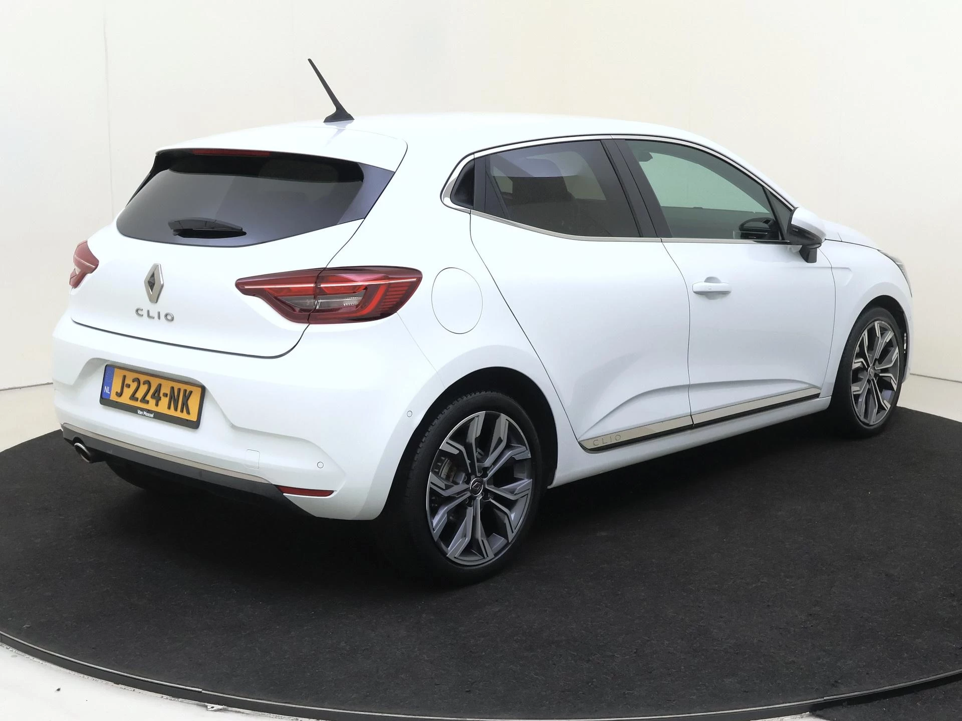 Renault-Clio-image-6