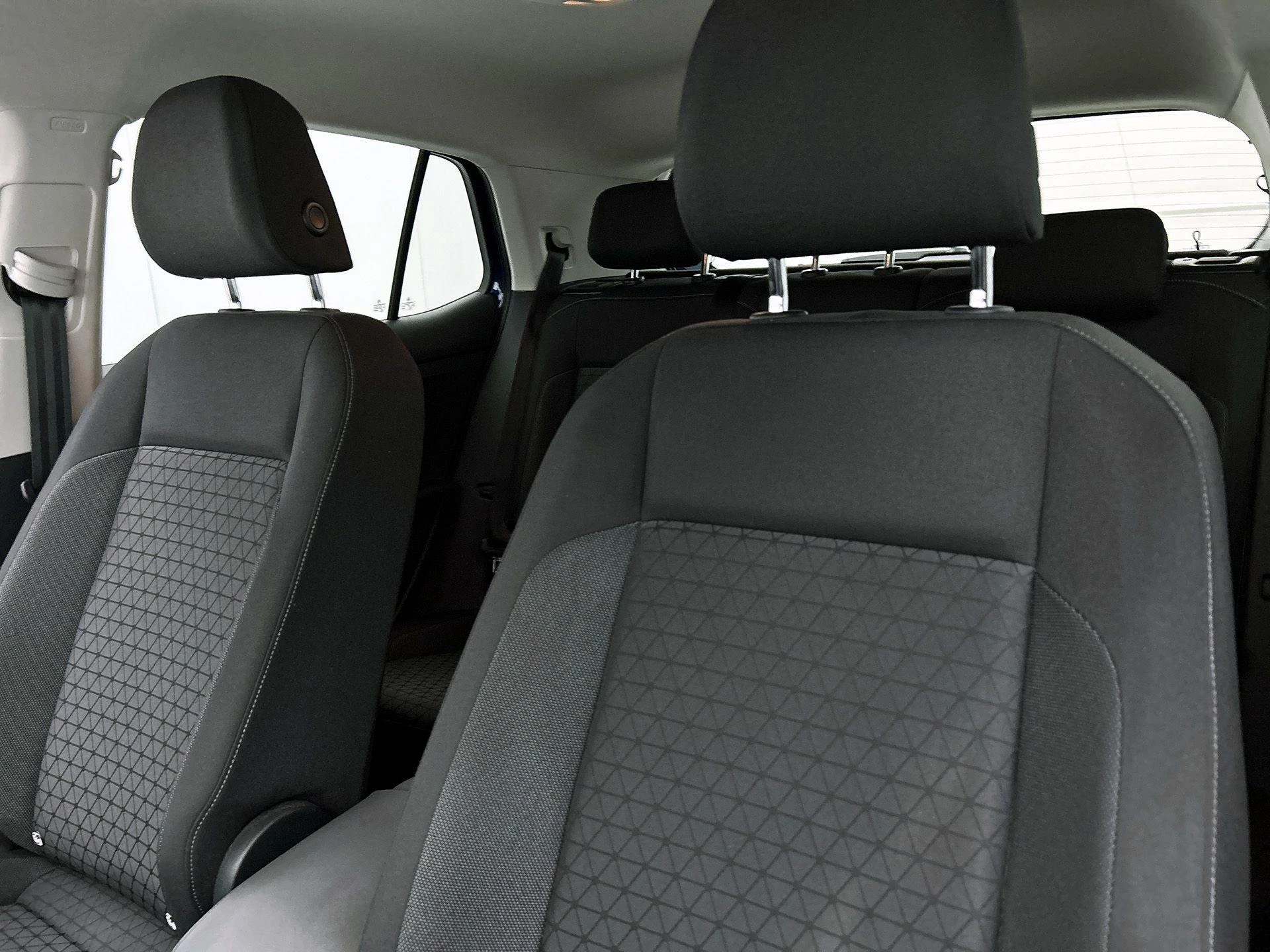 Volkswagen-T-Cross-image-11