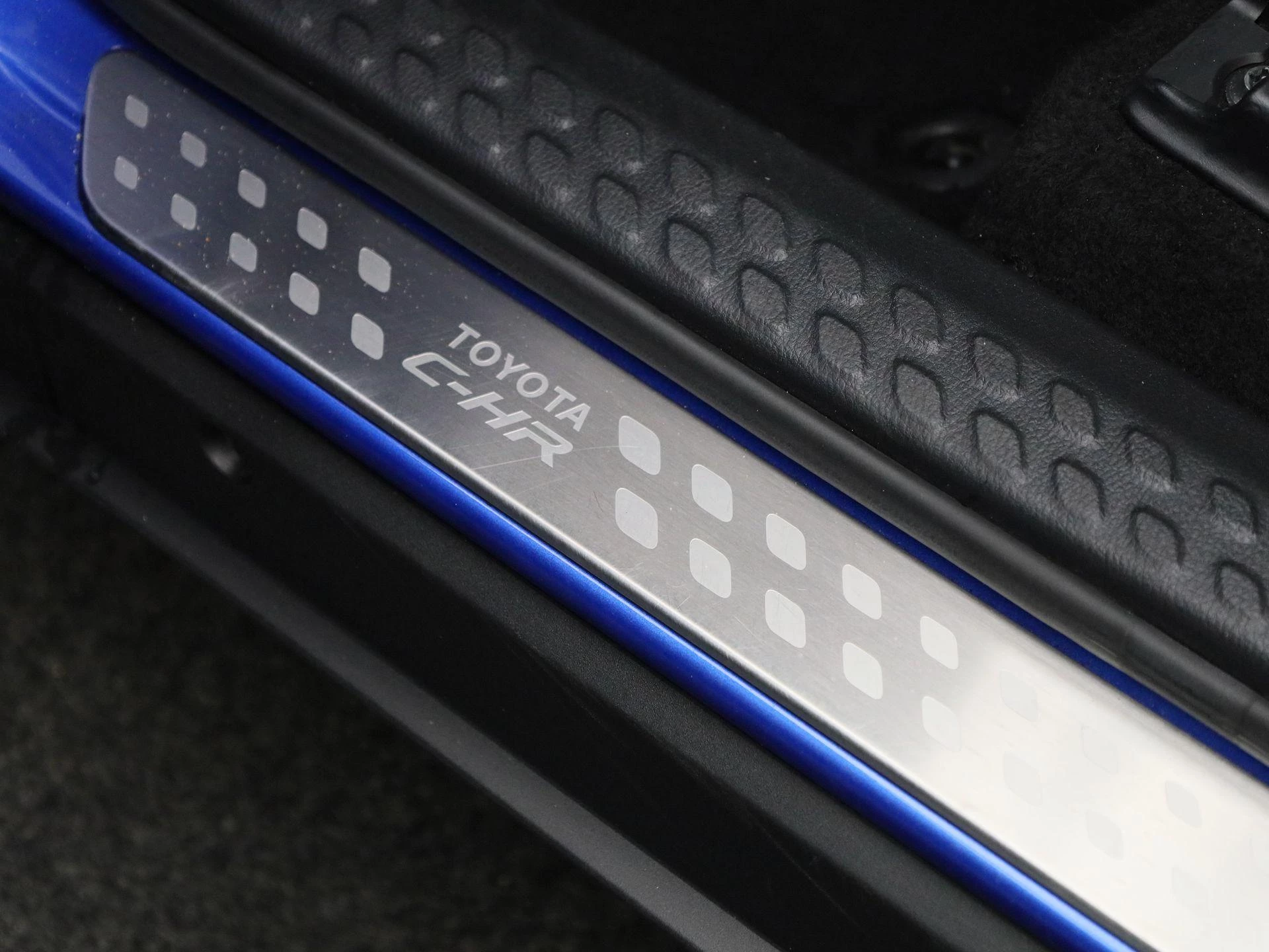Toyota-C-HR-image-28