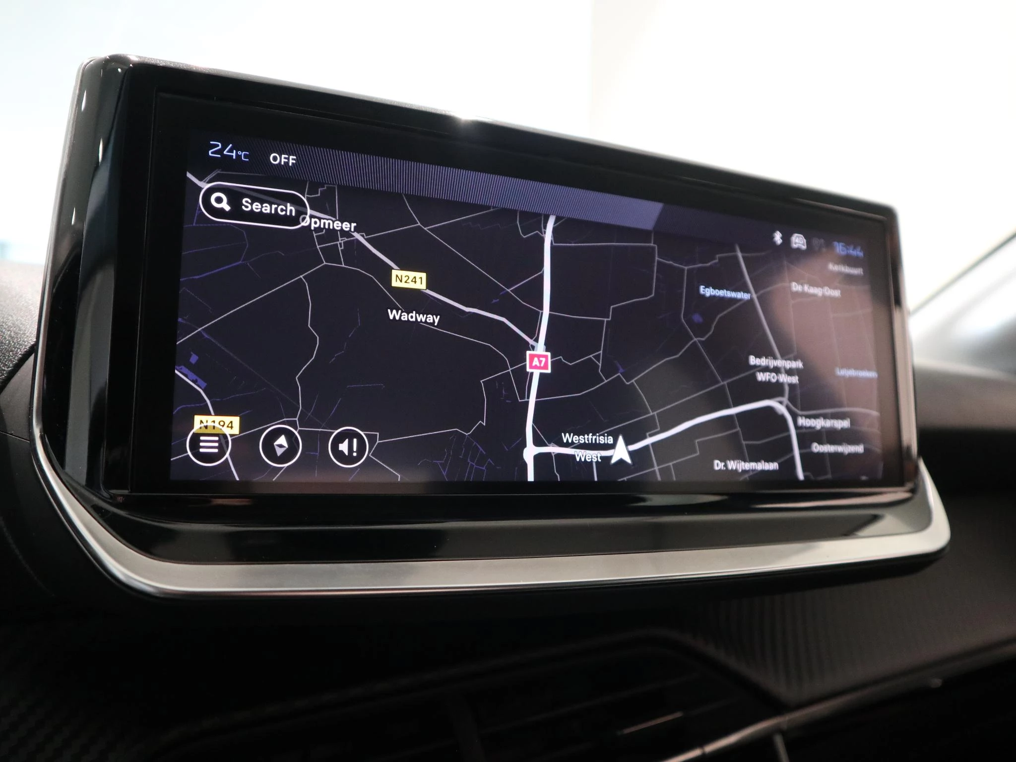 Peugeot-208-image-12