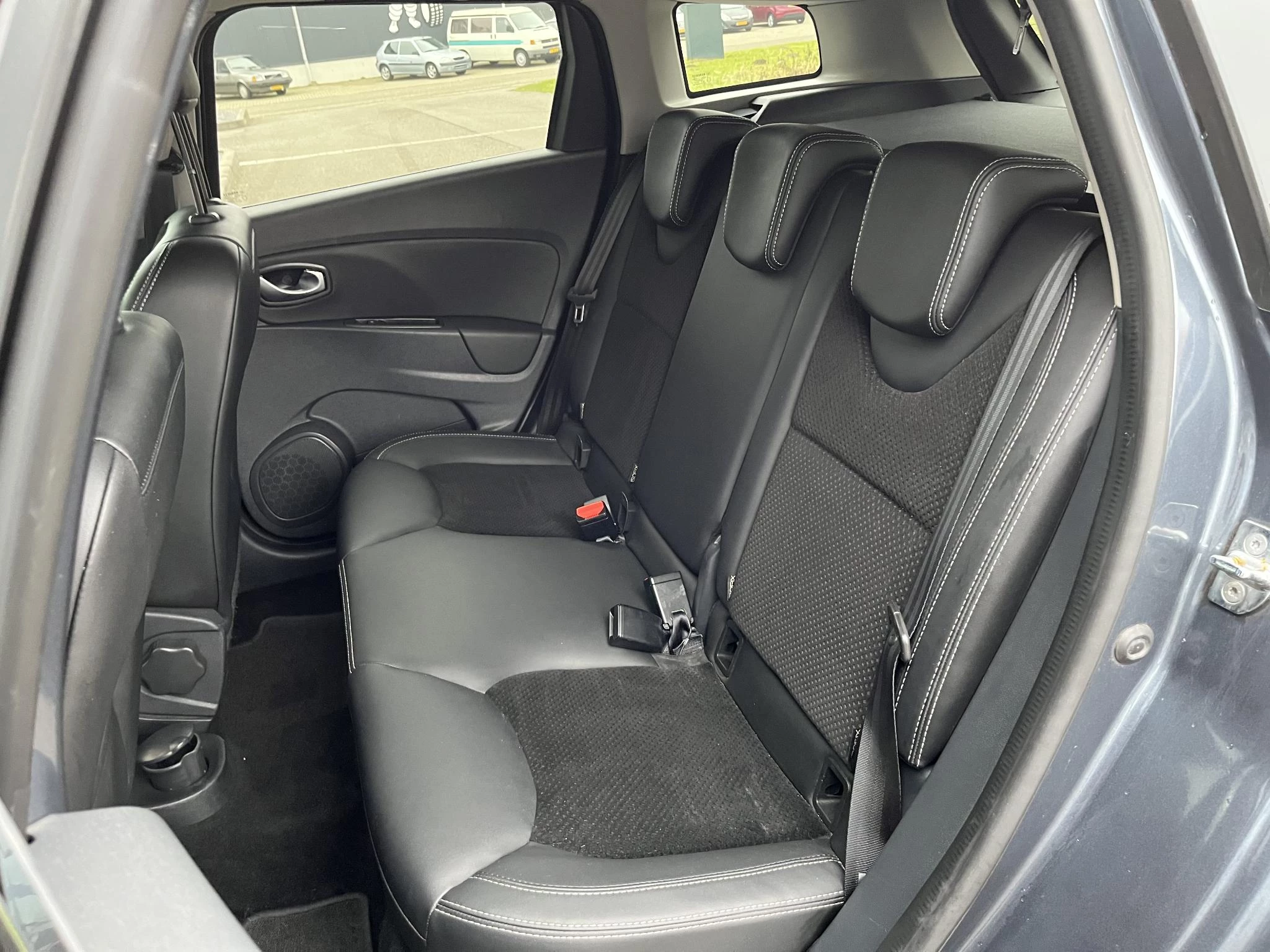 Renault-Clio-image-37