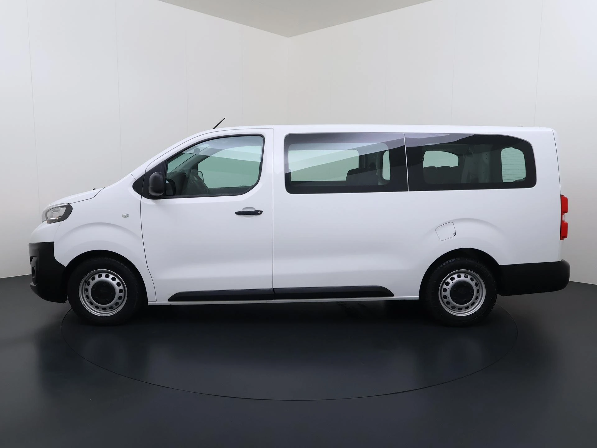 Peugeot-Expert-image-1