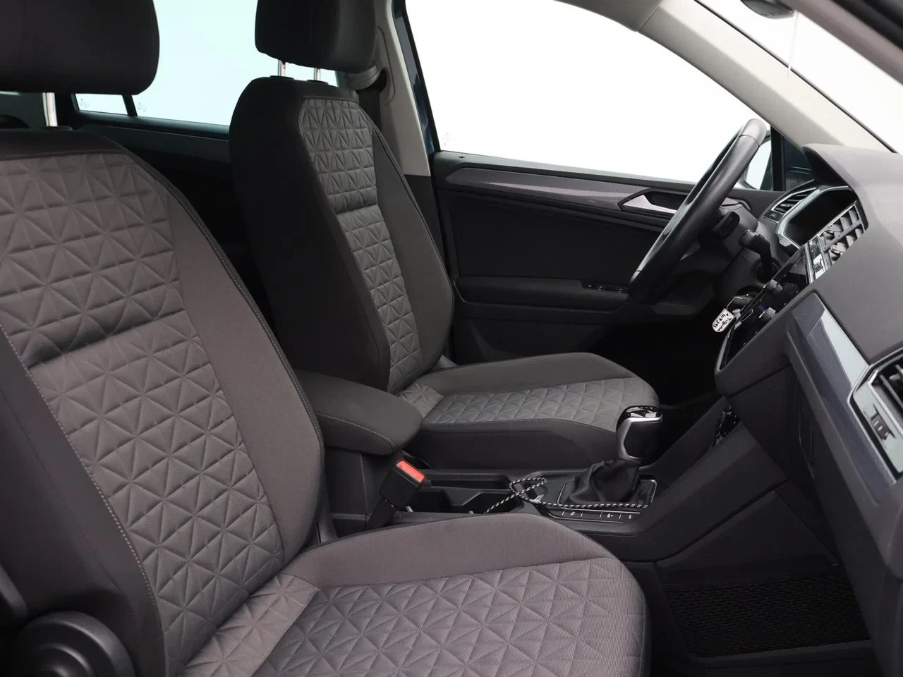 Volkswagen-Tiguan-image-5