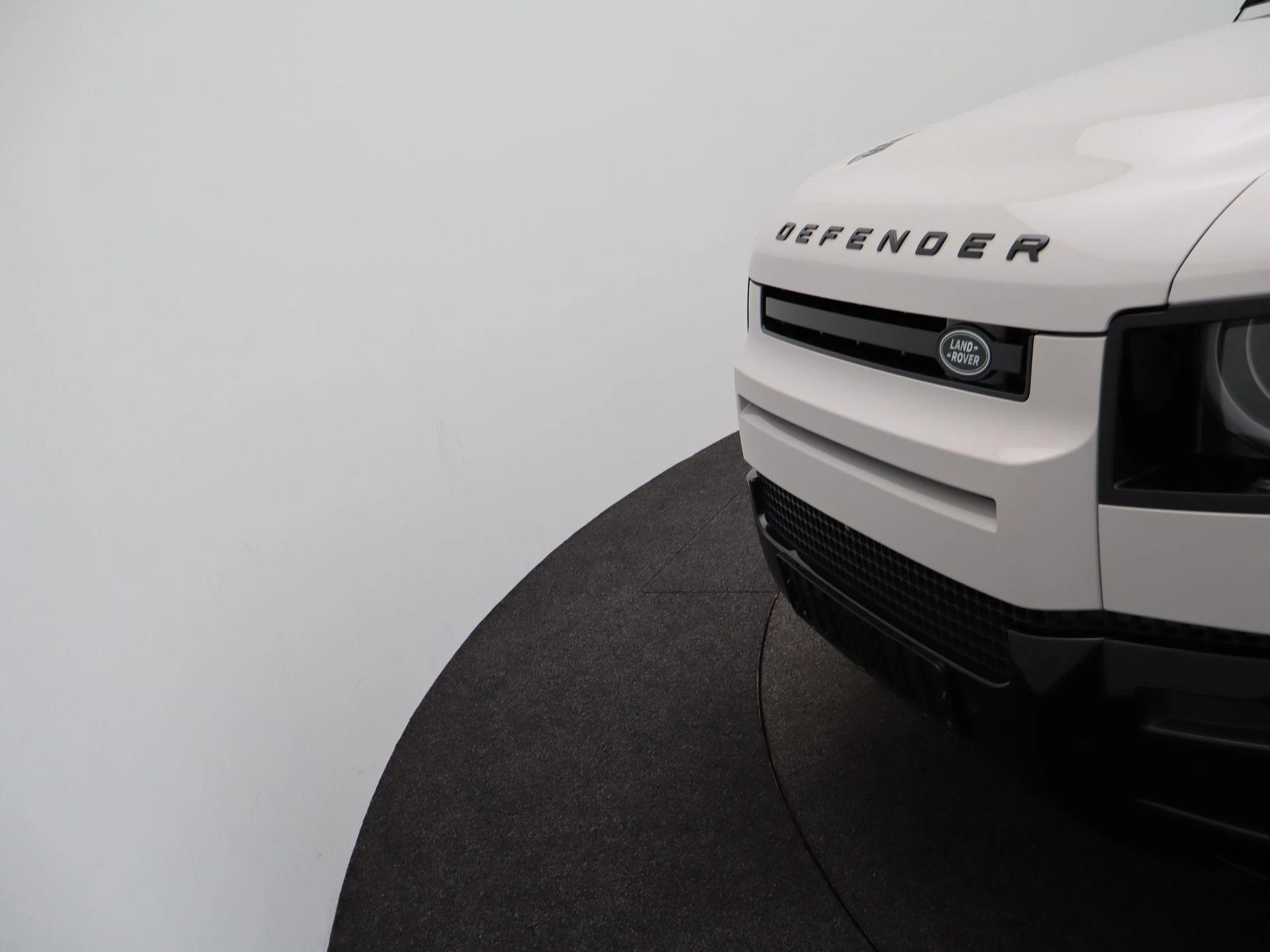 Land Rover-Defender-image-38