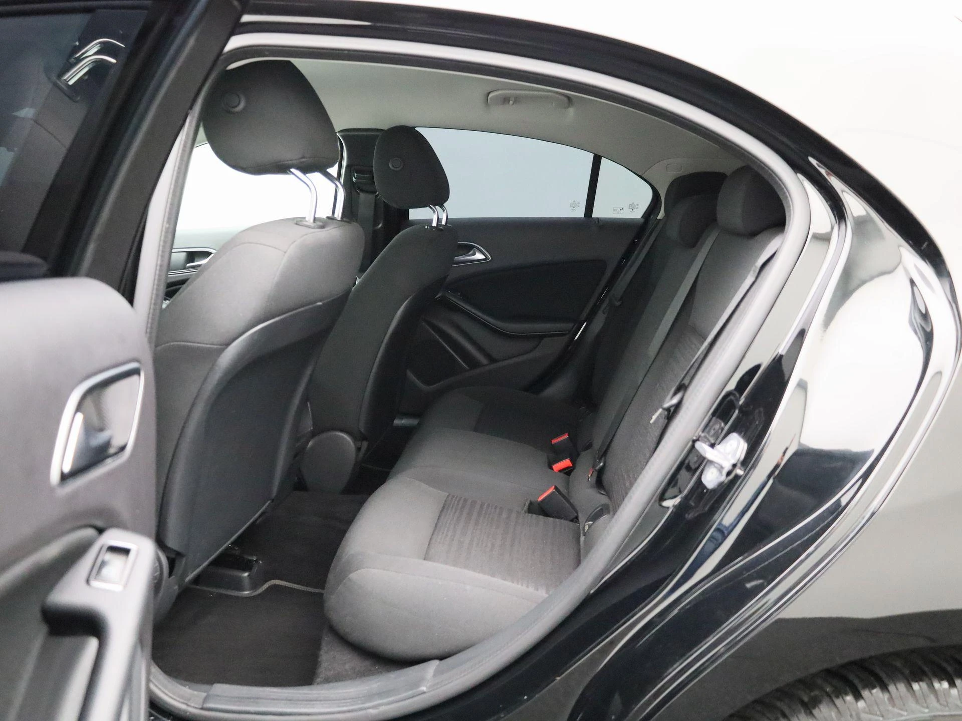 Mercedes-Benz-A-Klasse-image-9