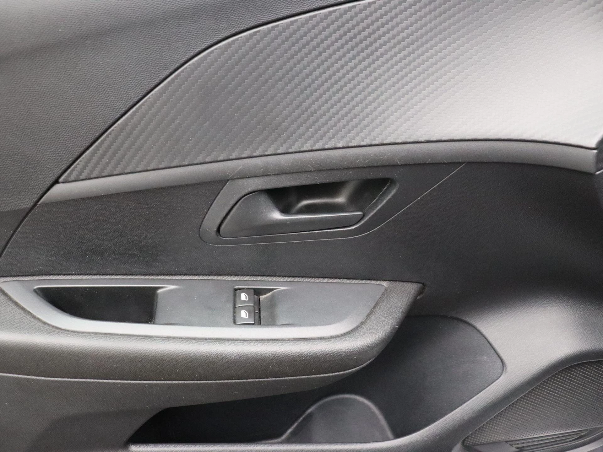 Peugeot-208-image-9