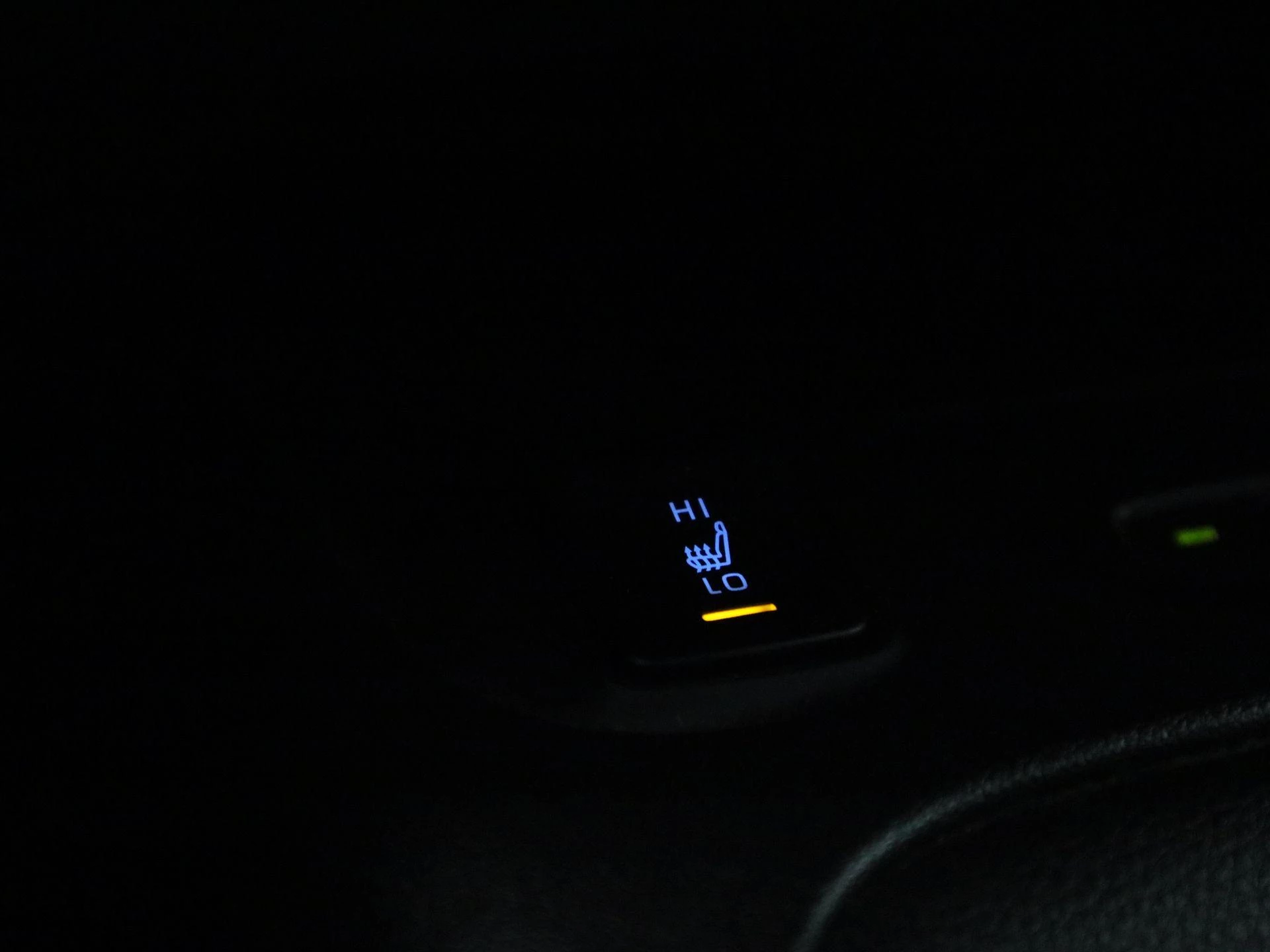 Toyota-Corolla Touring Sports-image-24